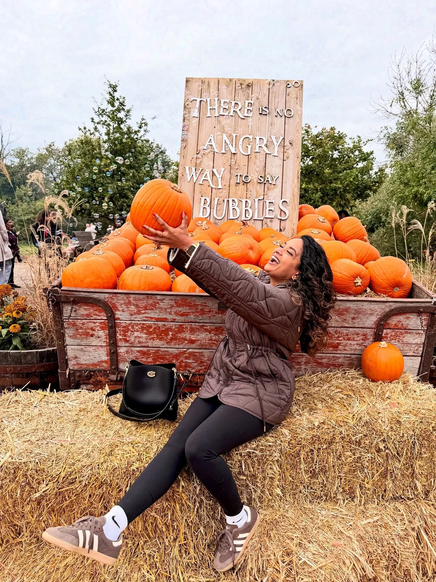 The last month of autumn 🍂 

I don&rsquo;t know about you, but for me the months are flying past and October flew by even quicker. 

I love autumn because it&rsquo;s all about change, letting go and slowing down. It helps me to re-evaluate and refle