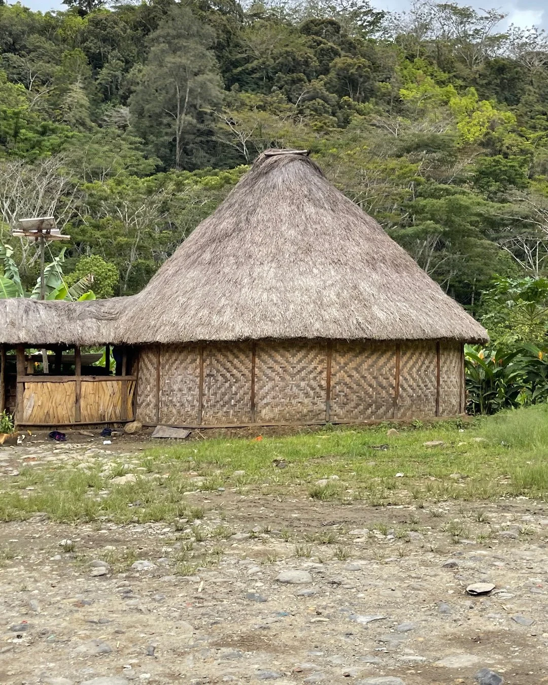 Enza&rsquo;s recent post occupancy evaluation visit to the cook houses. 'Cookhouses n Tanks a Lot' works in partnership with communities in PNG in the fight against preventable disease, as well as developing programs that empower local women. These b