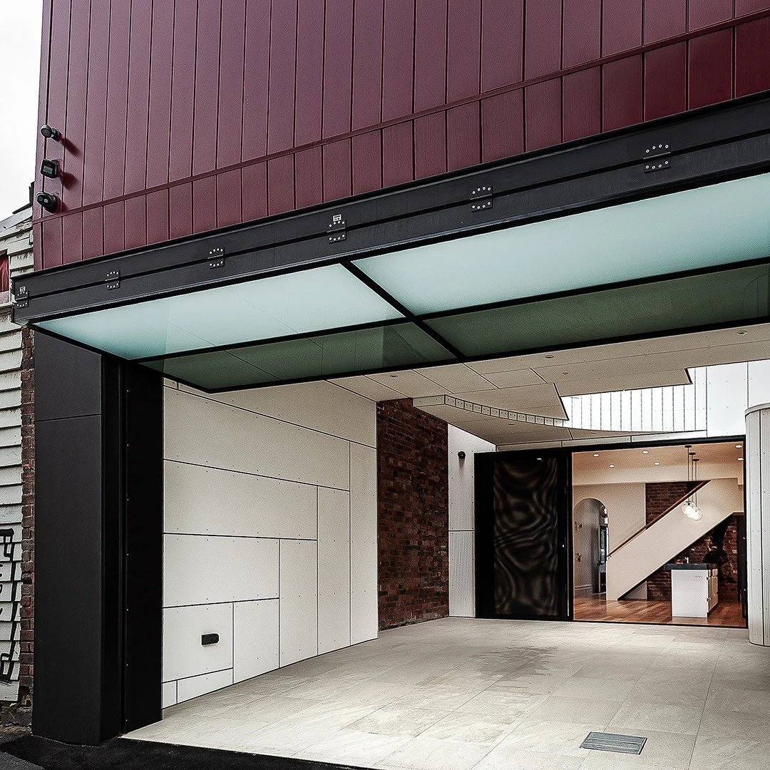 At our Dorrit Street project the private courtyard/garage is designed as a flexible space which connects the kitchen with the laneway.
📷 @squarness
.
.
.
.
.
.
.
.
#architecture #archilovers #melbournearchitects #architectureoffice #angelucciarchite