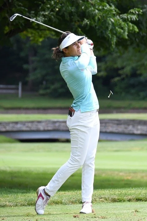 Golfer Female 003.jpg