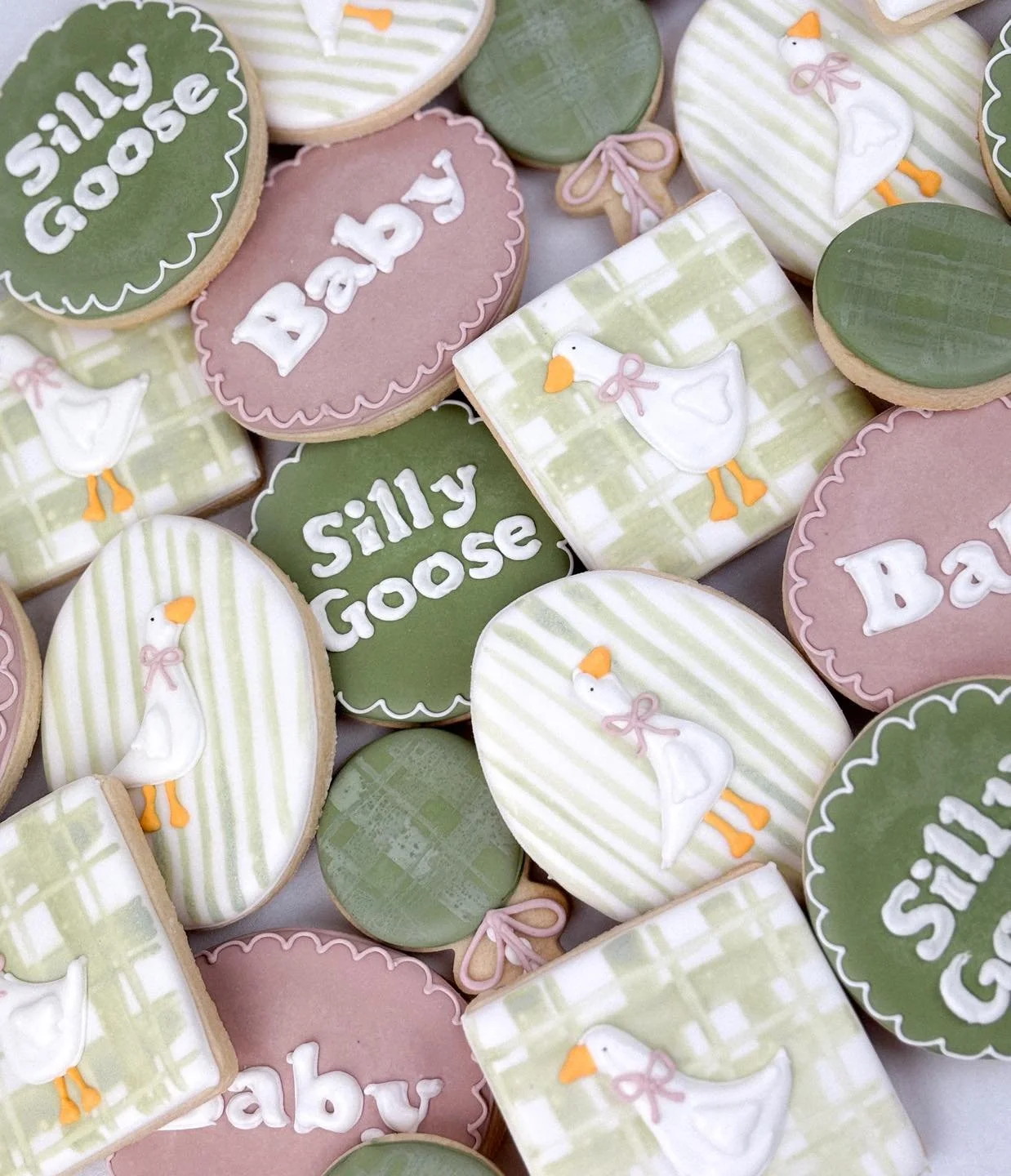 Another weekend of cookies!!! 🤍