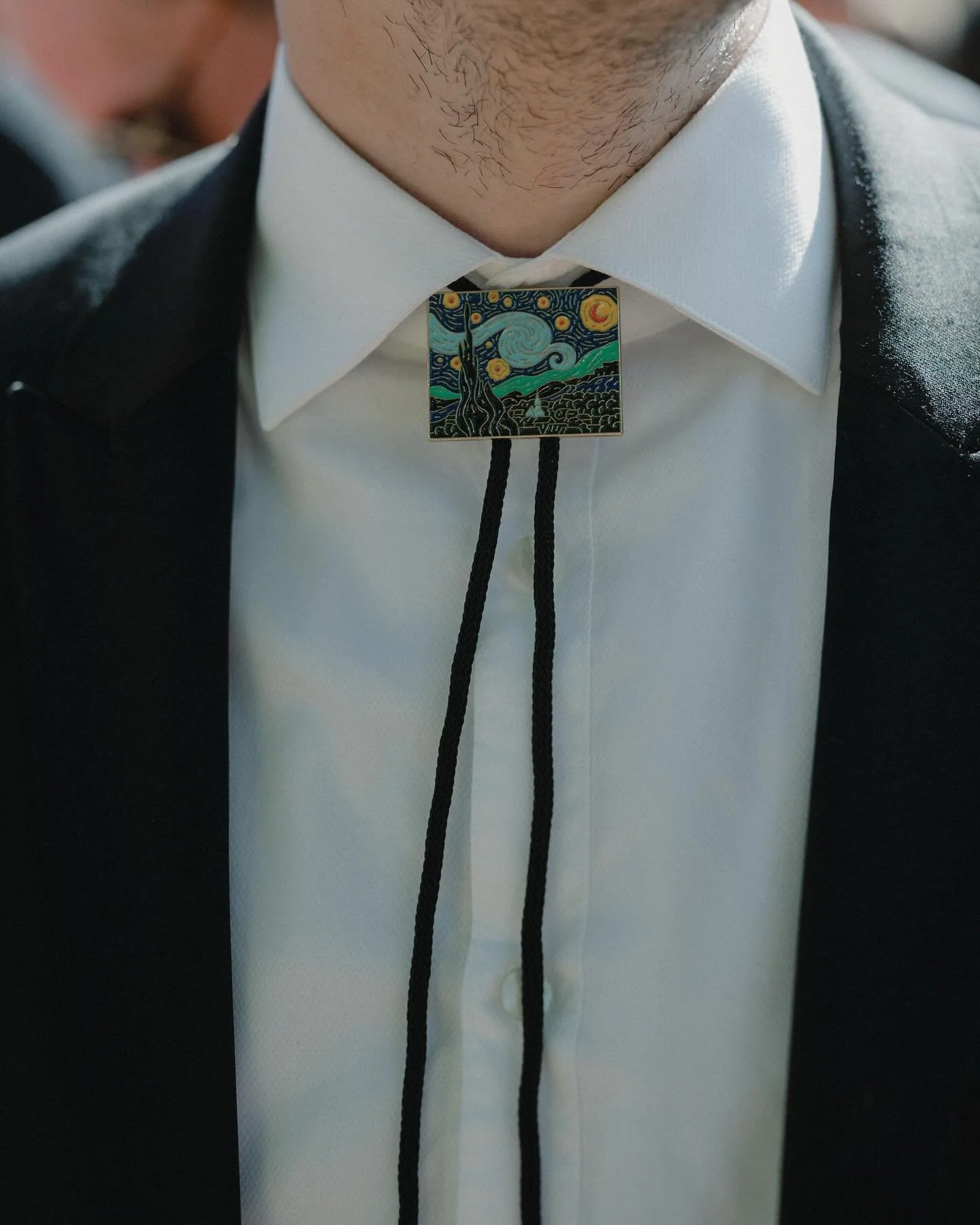 A thoughtfully curated dress code does more than guide your guests &mdash; it sets the stage for an immersive experience! When attire aligns with your wedding&rsquo;s theme, it not only elevates the ambiance but also adds visual harmony and ensures t