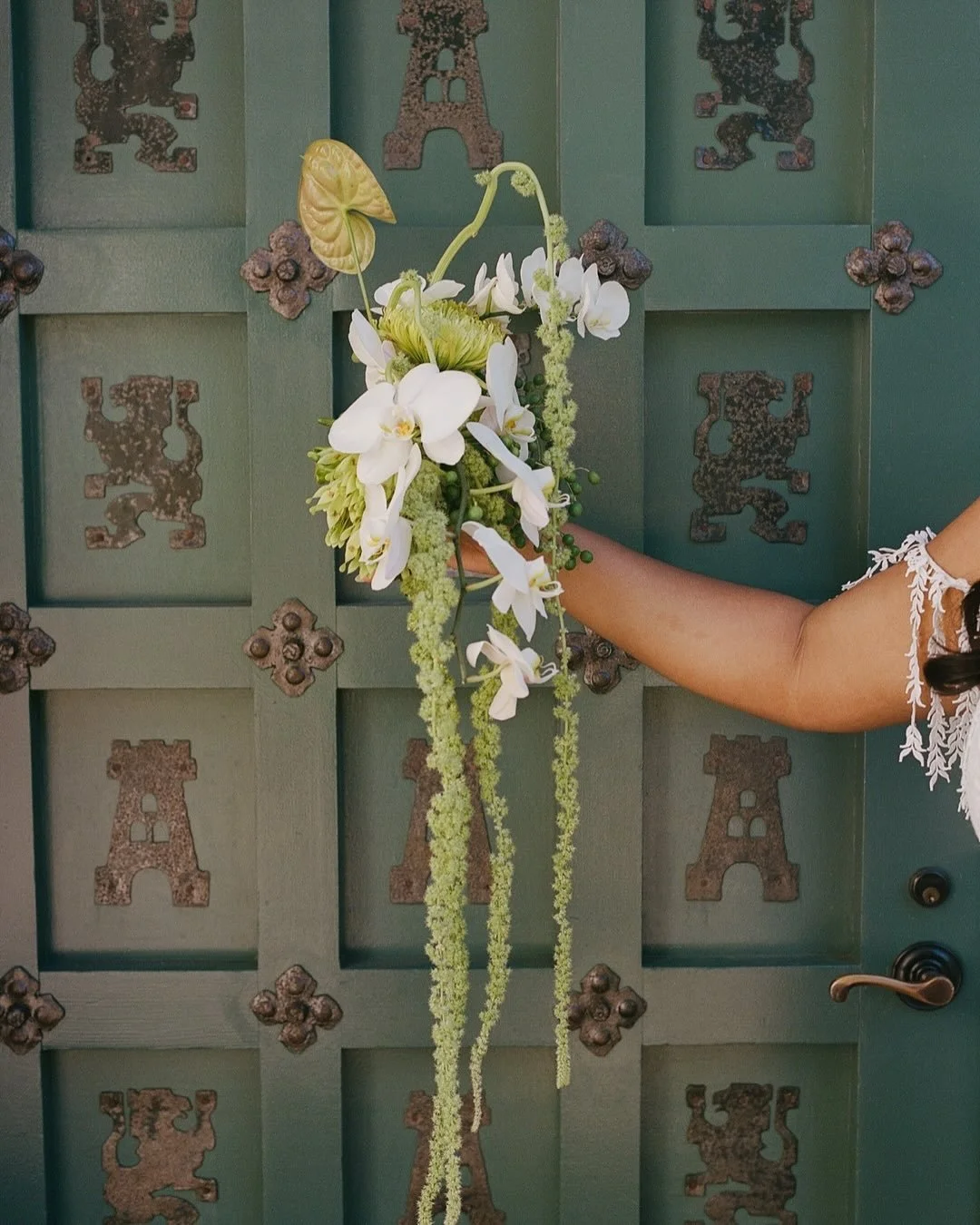 Bouquet moments rooted in individuality.