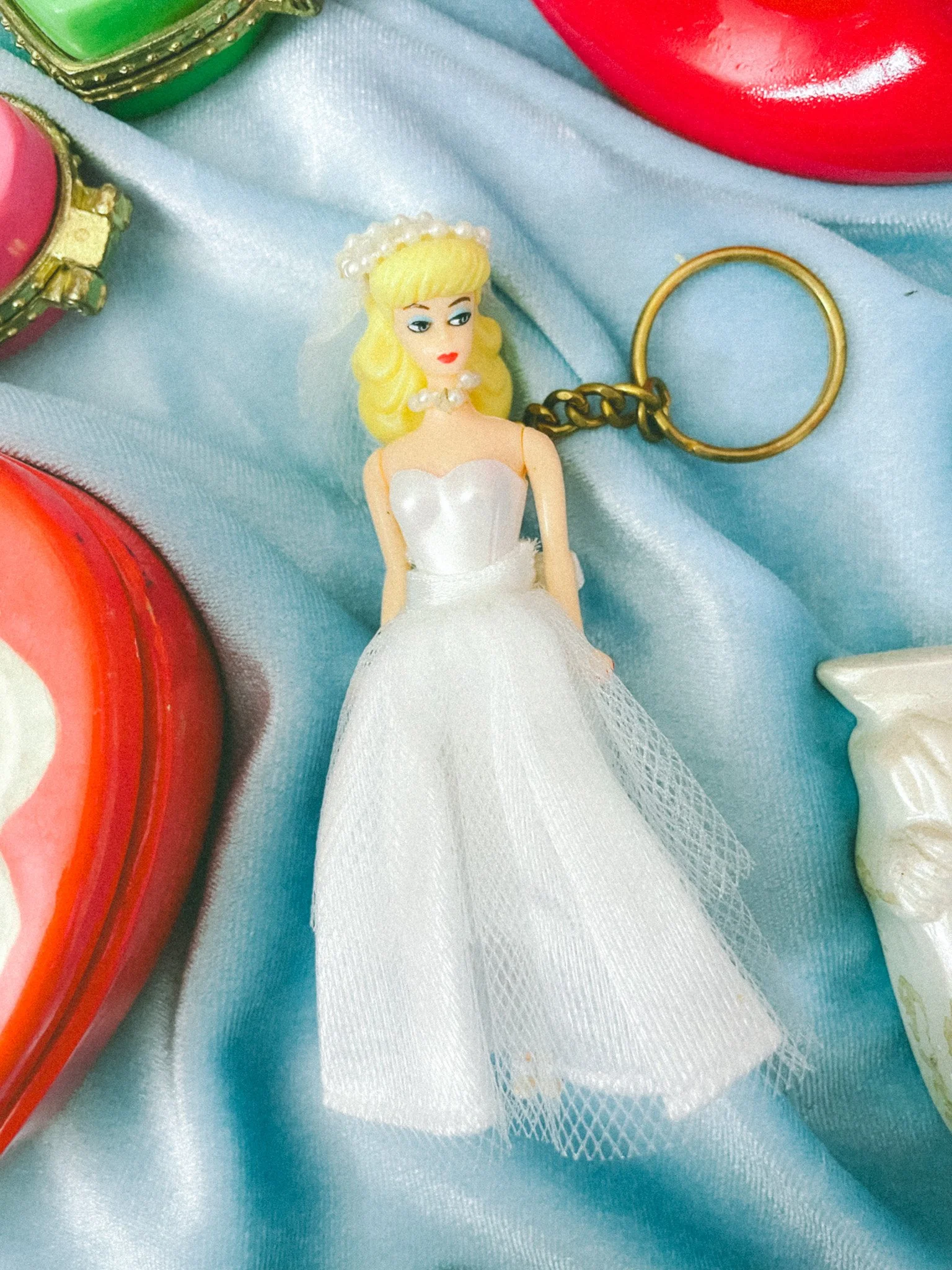 *NEW* bridal barbie keychain