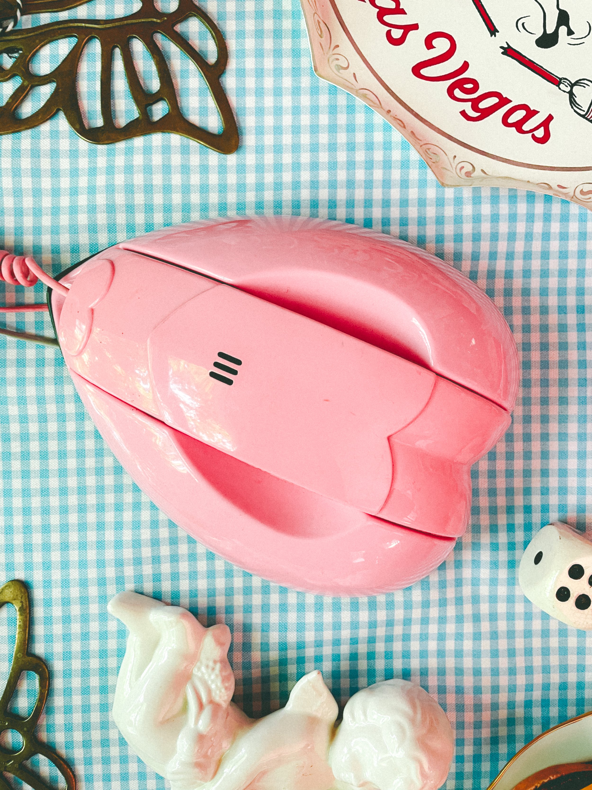 pink heart phone