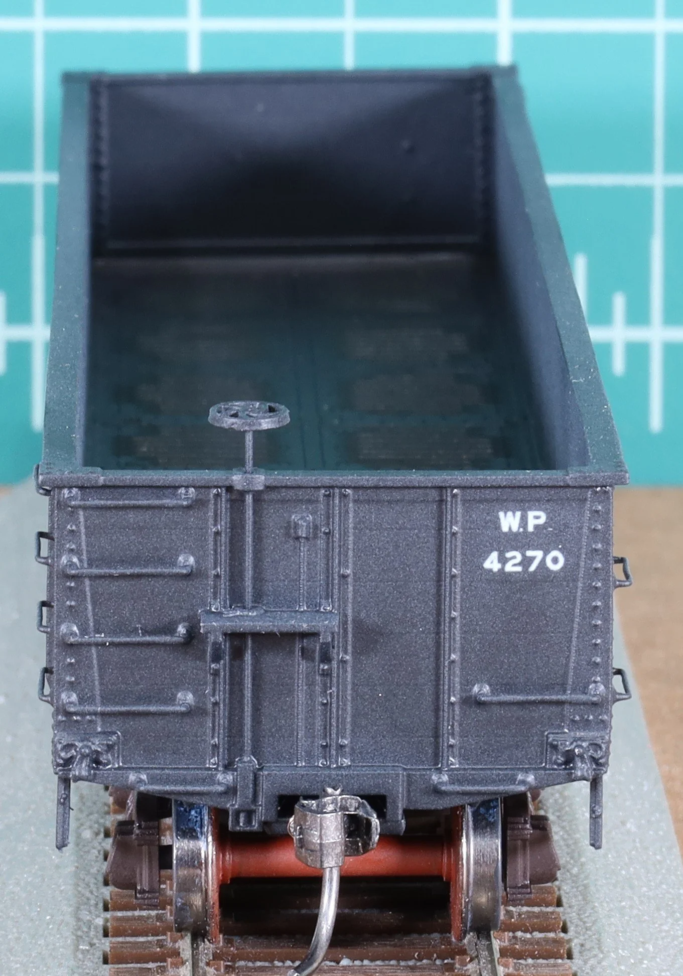 WP GSCompGon Finished Car Wood B End.JPG