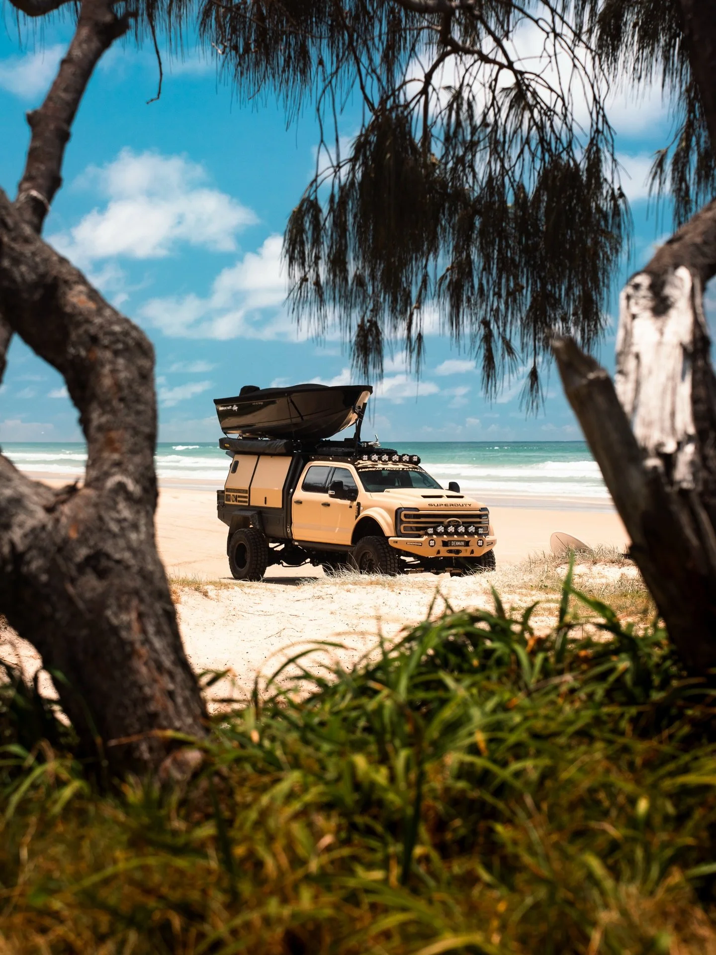 There&rsquo;s big builds&hellip;
Then there&rsquo;s this F-550. 👀🇺🇸

An absolute monster packed with gear from brands we love collaborating with. The detail in this thing is next level.

Captured and edited properly by the team we are super proud 