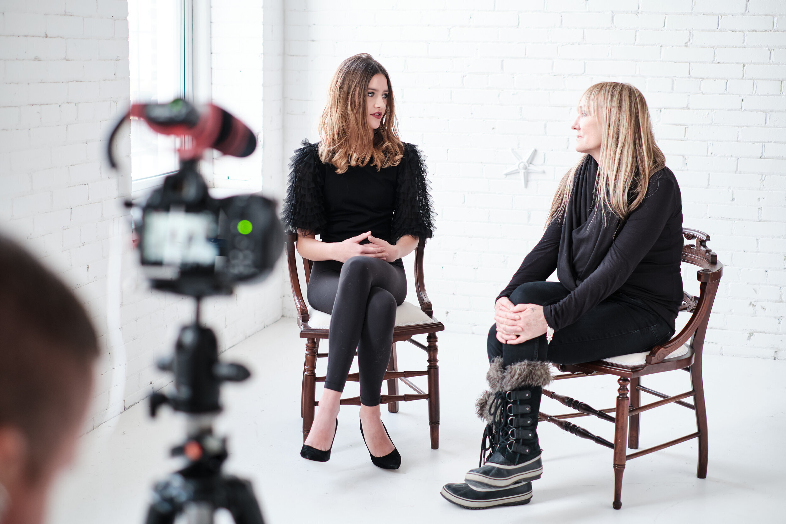 Interview with New Face Sienna Hahn: Advice for New Photographers Working with New Faces!