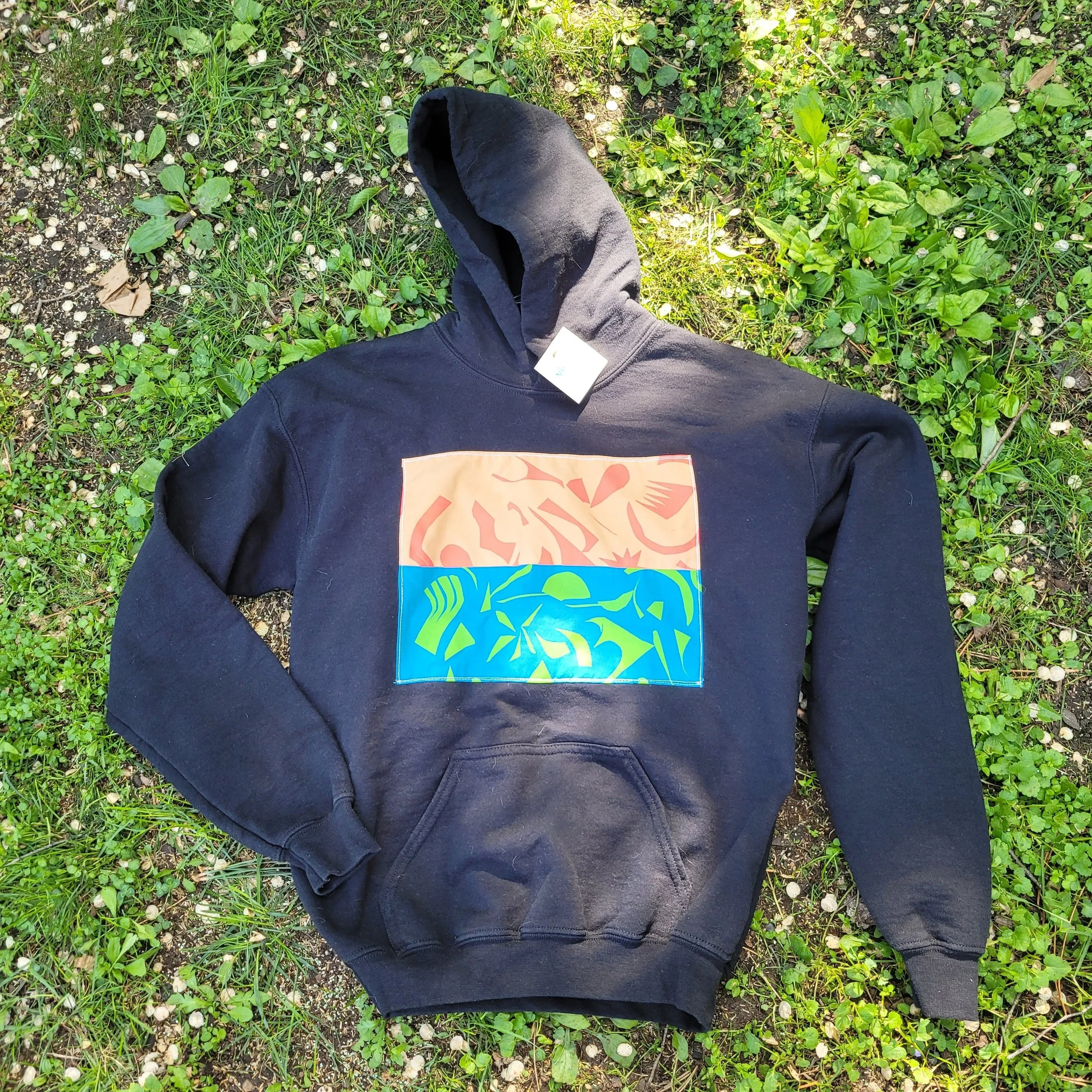 Black Hoodie with Patch - XL YOUTH