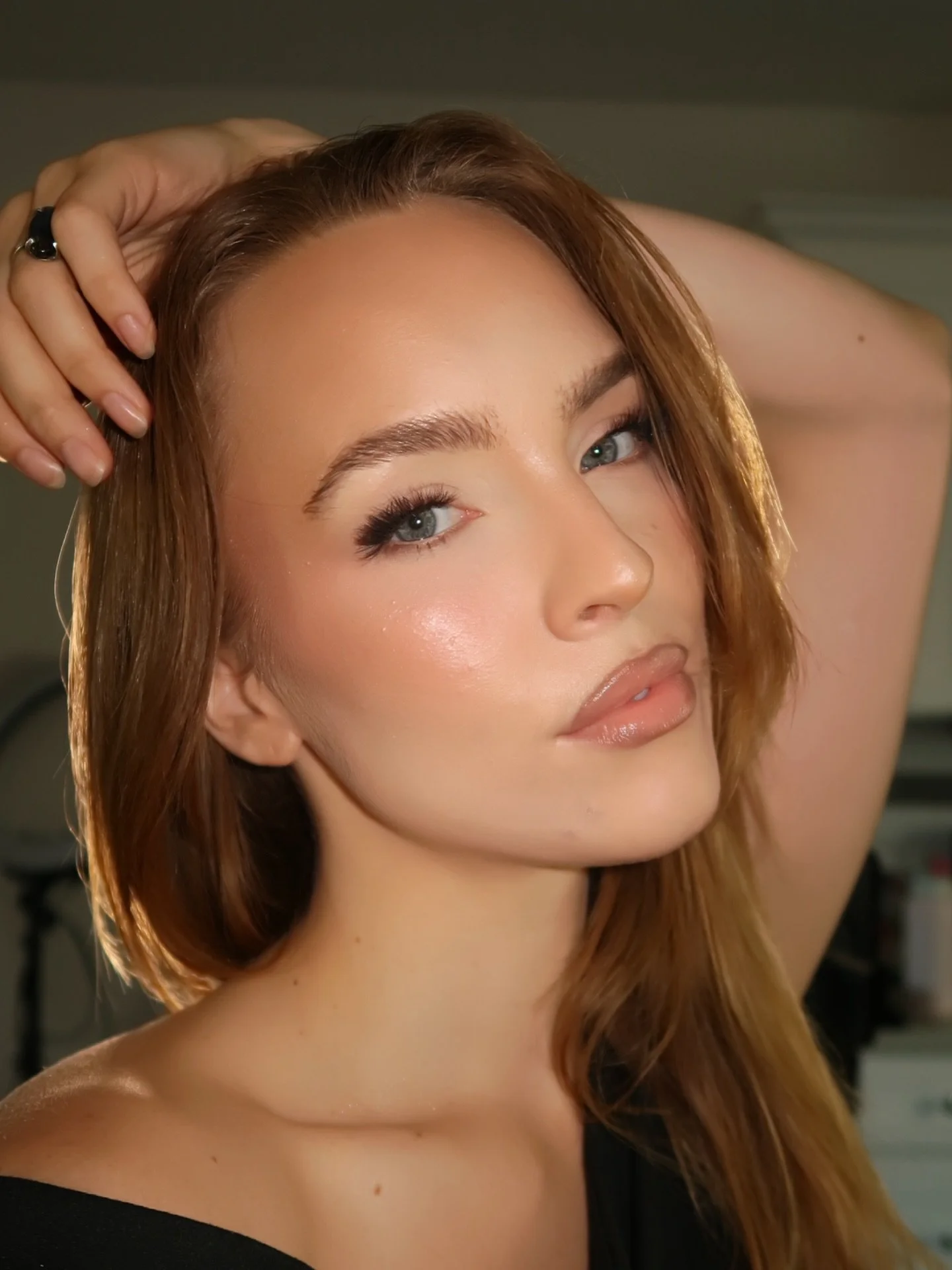 Excuse me while I pick my jaw up off of the floor&hellip;&hellip;&hellip;&hellip;. 
My signature glam got a major upgrade 🫣 
This is shot on @kam_runn g7x digital camera and it is just a great example of how glam looks through the camera lenses

Hav