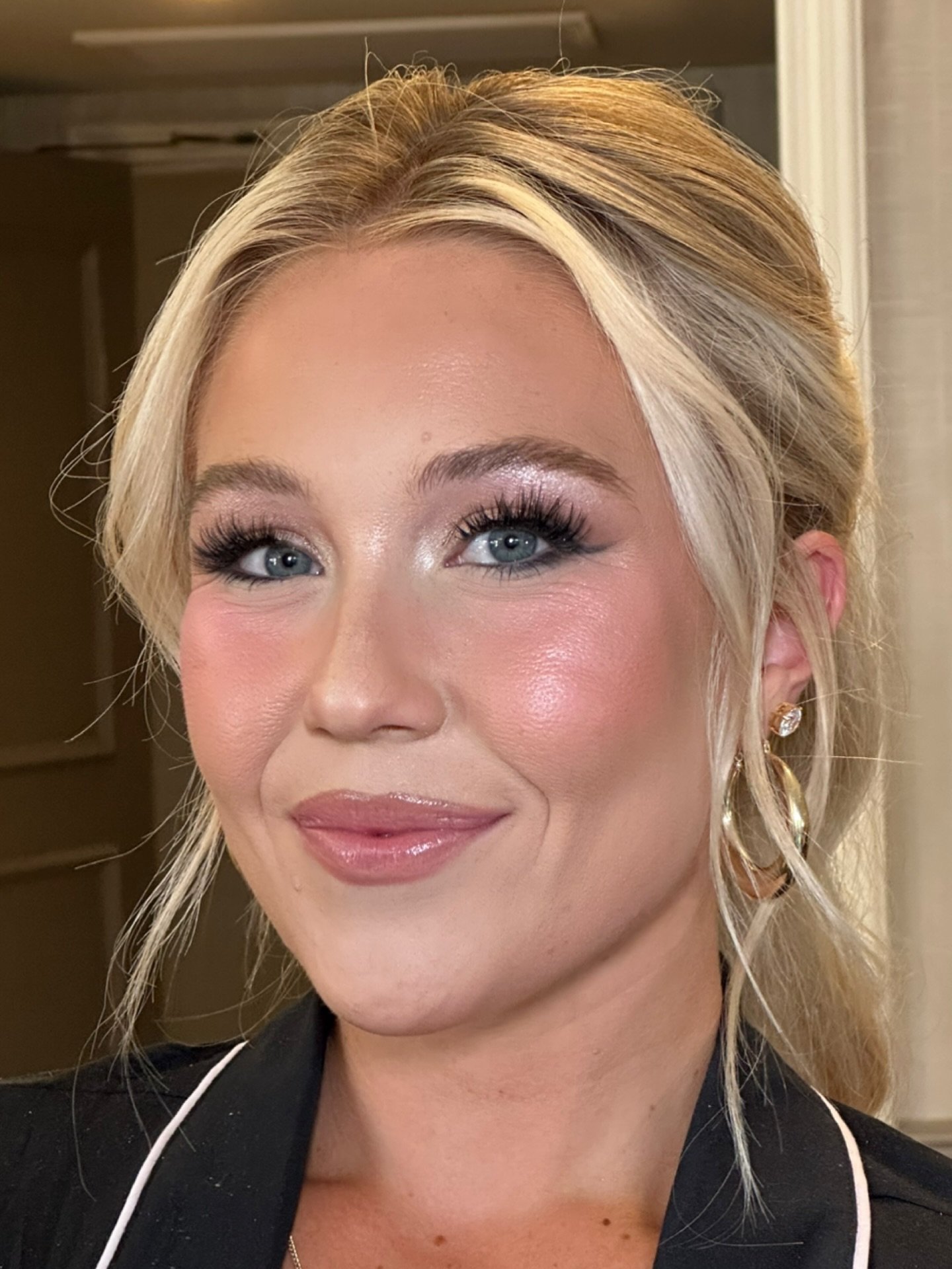 a pinky glam moment for this beauty 💕

full glam always has my heart

Inquire for your date at www.looksbmymeg.com 💌

#socalmakeupartist #losangelesmakeupartist #losangelesbridalmakeupartist #santabarbaramakeupartist #bridalmakeup #bridalmakeuparti