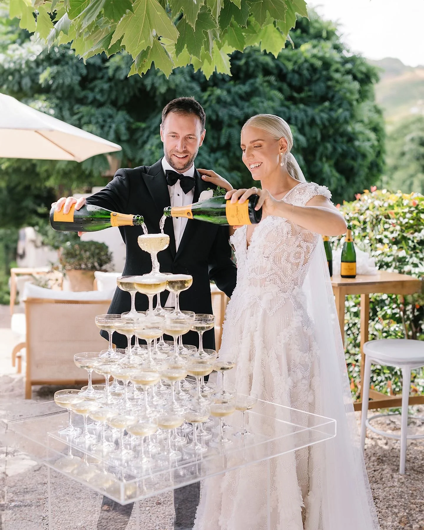Elegance, love, and champagne: the perfect combination for Rachael and Simon&rsquo;s special day at @redleafwollombi.