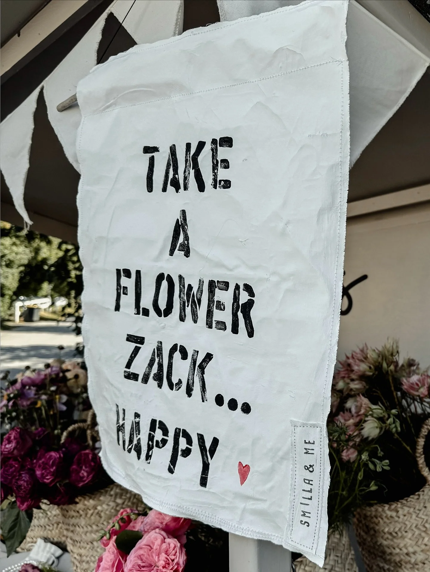 &mdash; von herzen danke &mdash; 

&hellip; f&uuml;r die wundervollen Begegnungen, die besonderen Gespr&auml;che, das liebevolle Feedback &amp; nat&uuml;rlich f&uuml;r all&lsquo; Eure Blumenk&auml;ufe in den letzten zwei Monaten 🤍

Der Blumenverkauf