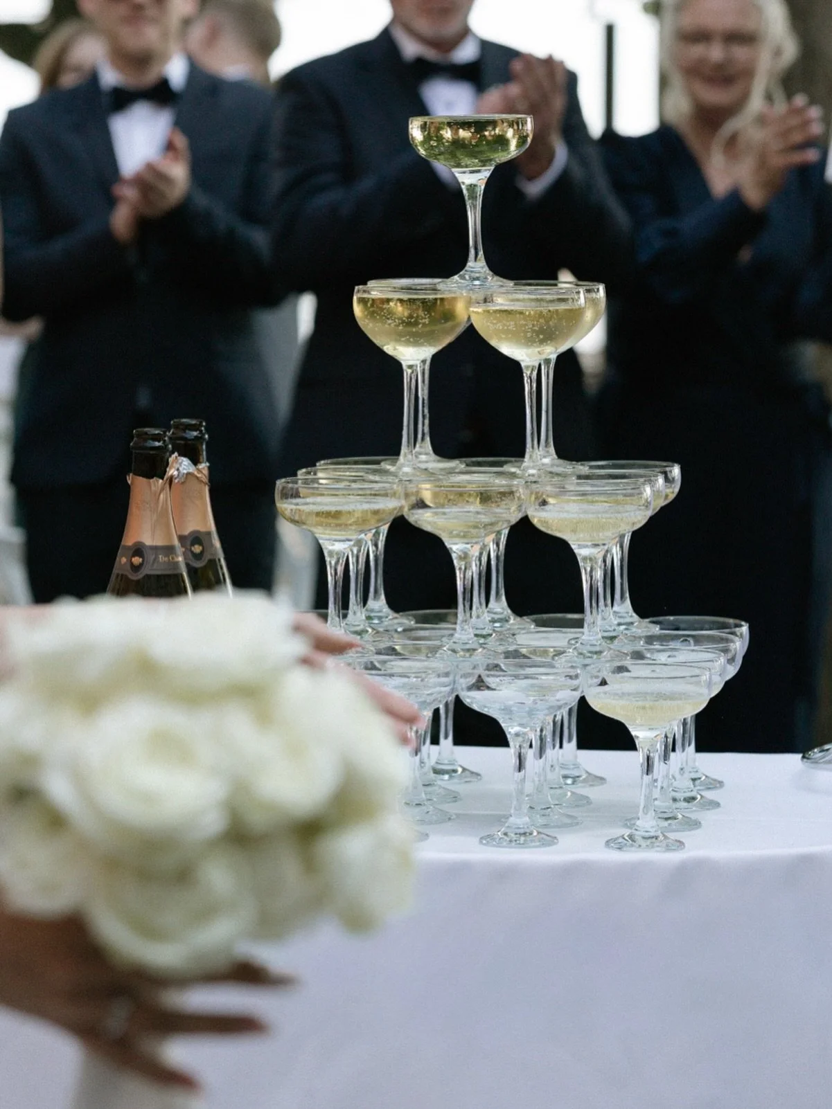 &mdash; happy 2026 &mdash; 

photo // @damlaoezer.photography 

#wedding #weddingflowers #bridalbouquet
