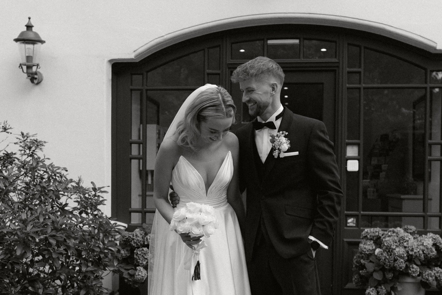 &mdash; this kind of love &mdash; 

photo // @damlaoezer.photography 

#wedding #weddingflowers #bridalbouquet