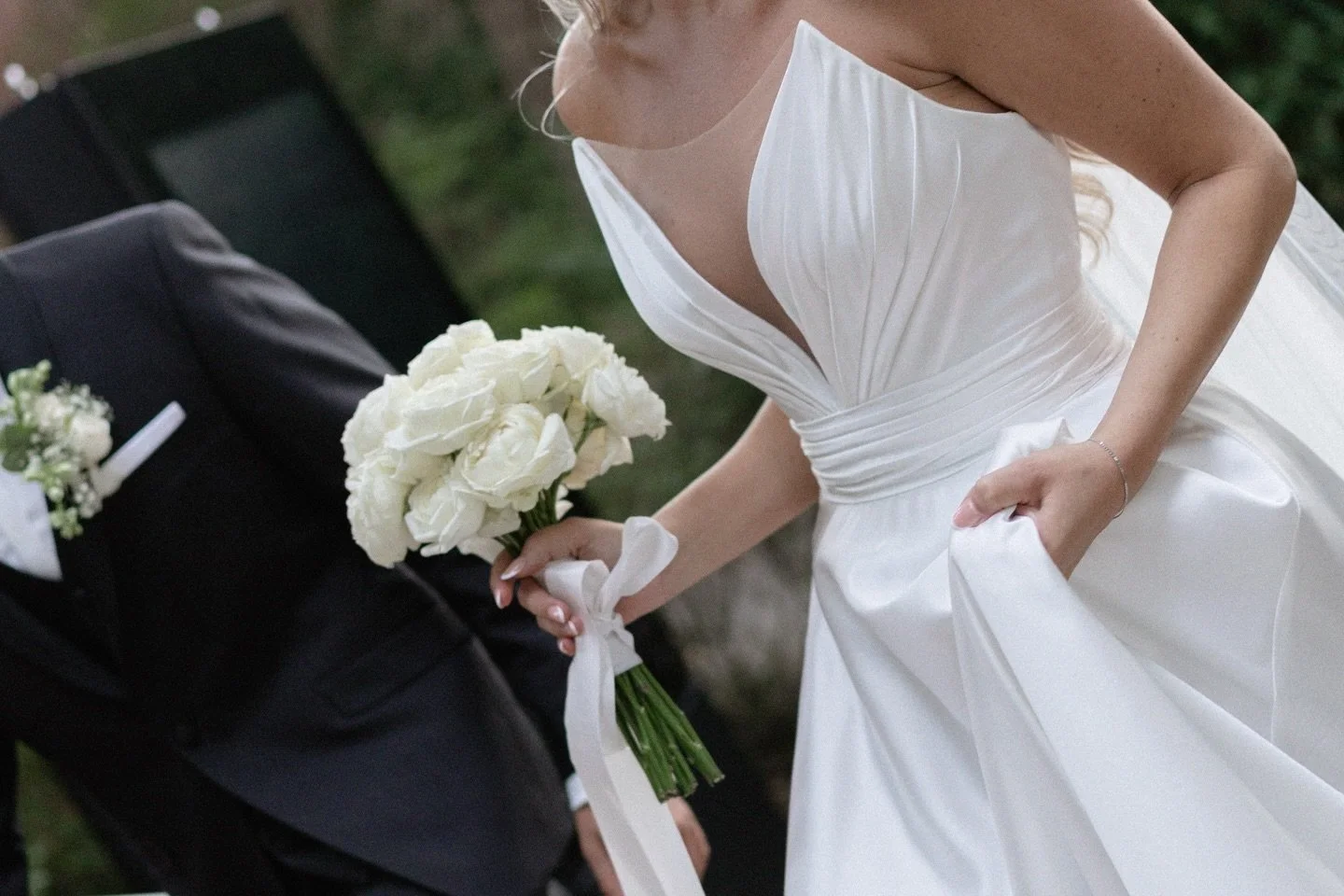 &mdash; for beautiful pia &mdash; 

photo // @damlaoezer.photography 

#bridalbouqet #wedding #weddingflowers #floralarrangment