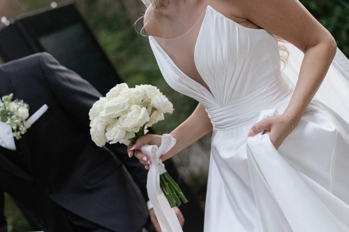 &mdash; for beautiful pia &mdash; 

photo // @damlaoezer.photography 

#bridalbouqet #wedding #weddingflowers #floralarrangment