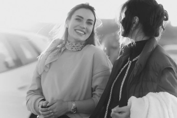 &mdash; i&rsquo;m lucky to work with incredible people who turn every wedding day into a beautiful memory &ndash; and these behind-the-scenes moments are proof of that joy &mdash; 

captured by @sarah_schoening_photography 

#weddingday #weddingteam 