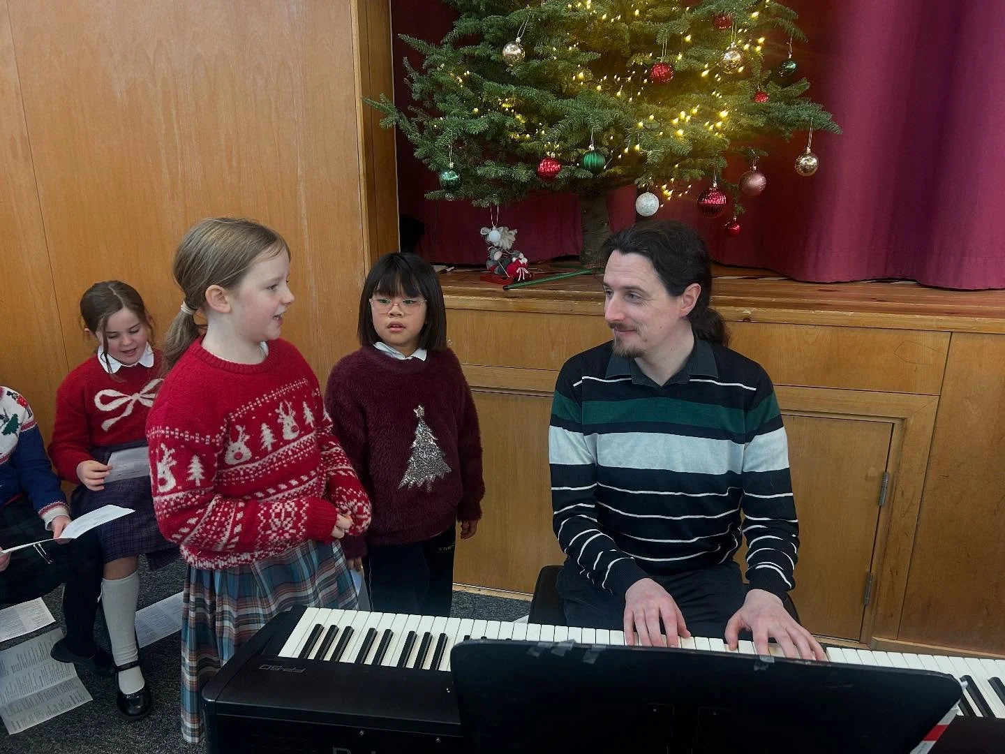 That&rsquo;s a wrap on this term! Thank you to everyone who took part in today&rsquo;s wonderful whole school carol service. All that&rsquo;s left is to wish you all a Happy Christmas 🎄 🎅🏼 and we look forward to seeing you in January!