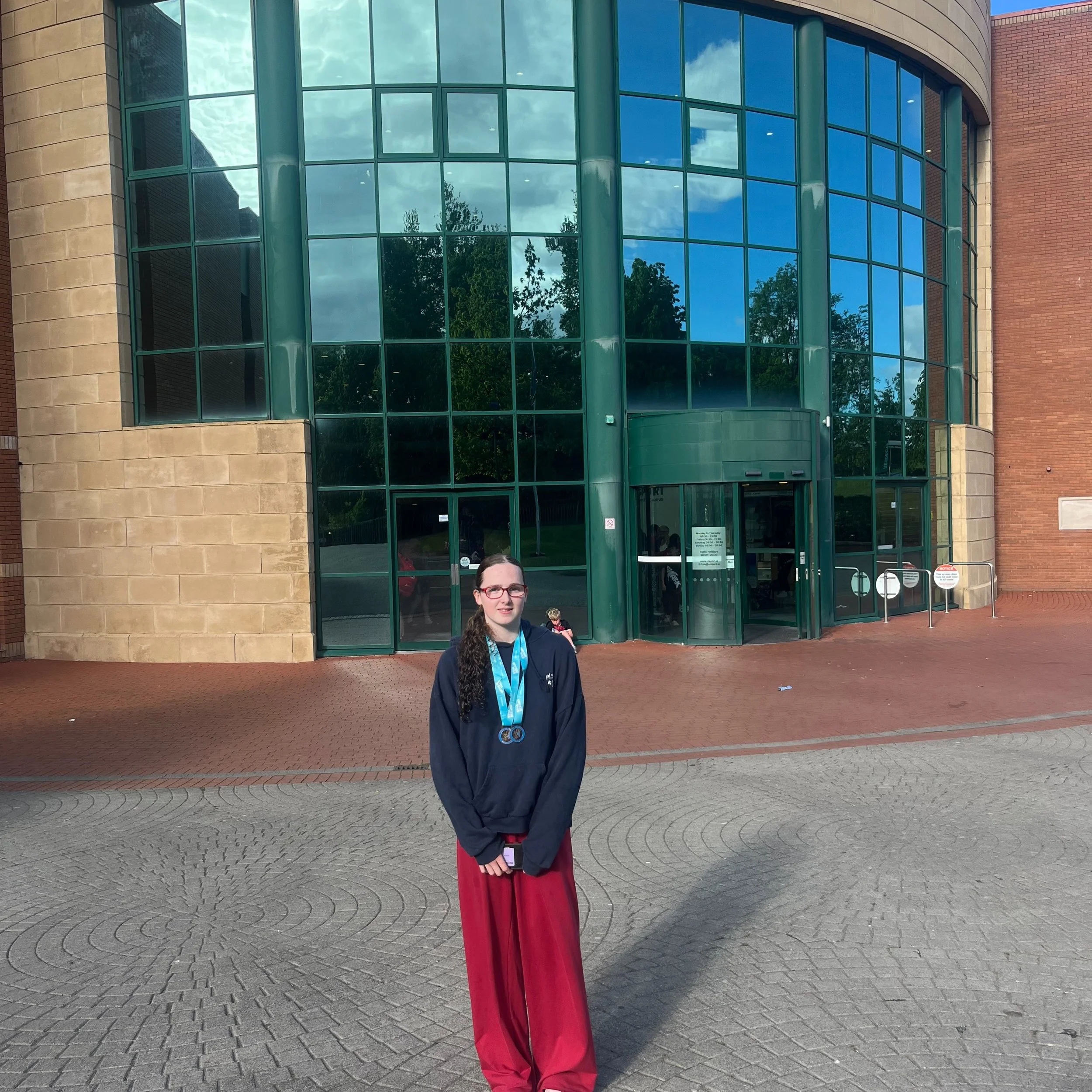 Congratulations to Rebecca who competed in the Leinster long course age group championship in the University of Limerick at the weekend. 

She entered 6 events over the 2 days, got into finals for all 6 events and won four medals! All the hard work a