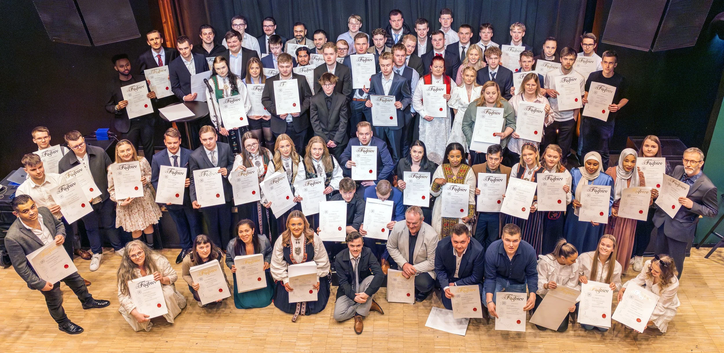 Over 100 ferske fagarbeidarar går ut i arbeidslivet