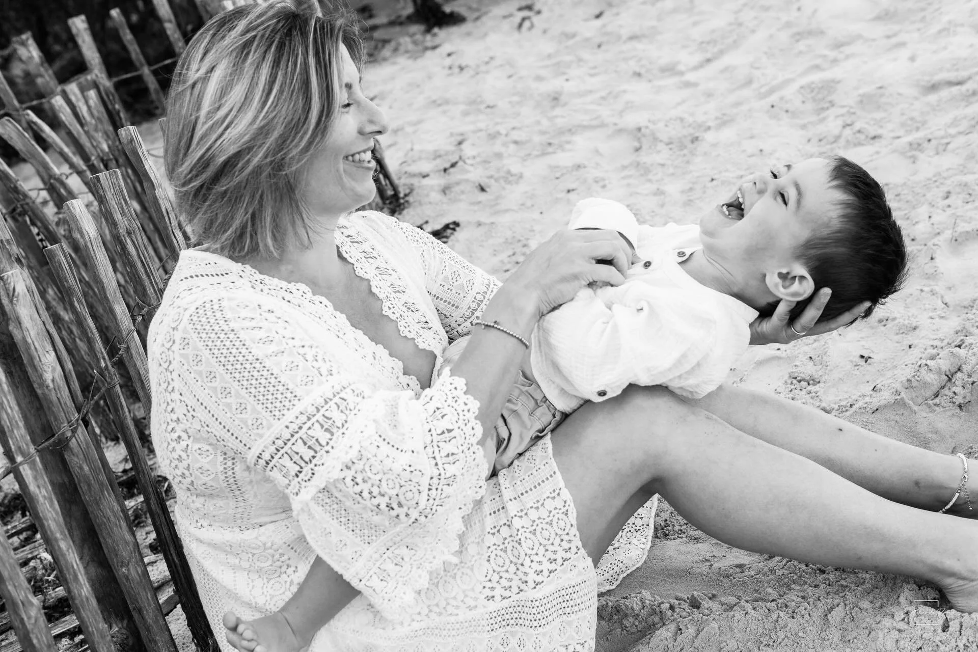 La F&ecirc;te des M&egrave;res approche&hellip; et si cette ann&eacute;e, on offrait plus qu&rsquo;un cadeau ? ✨💛

Une s&eacute;ance photo en famille ou avec ses enfants, c&rsquo;est une parenth&egrave;se remplie de douceur et de complicit&eacute; ?