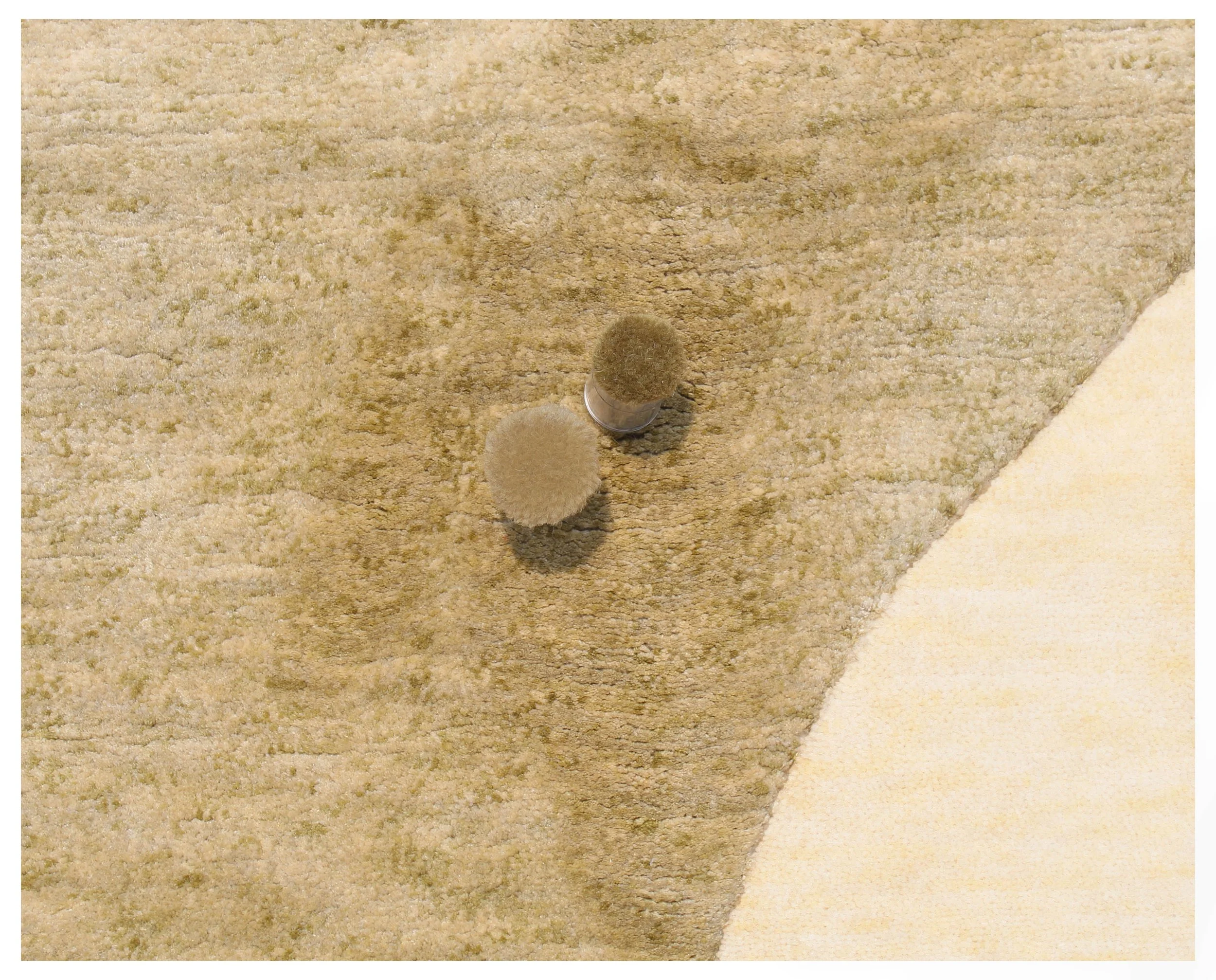 LEHLO RUG_MULTI_305X438 CM(CLOSE VIEW)3.jpeg