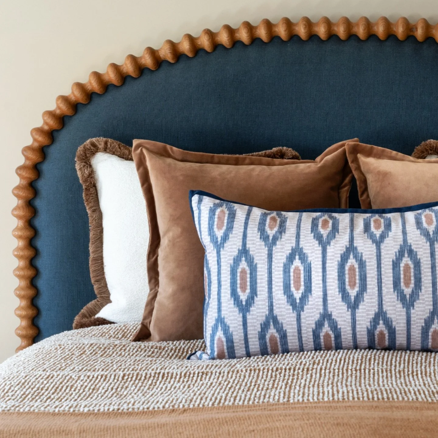 A  C A L M  R E T R E A T 💤

A bedroom is a deeply personal space. 

For some, it should be a calm, restful place to retreat to at the end of a hectic day. A space to slow down, switch off and leave busy schedules at the door. For others, it needs t