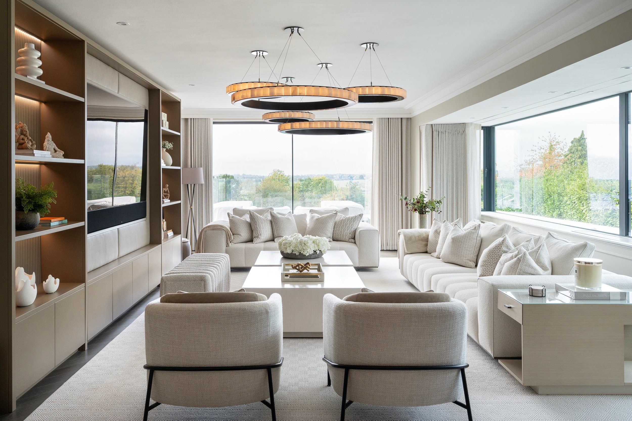 WELCOME TO MAGNOLIA VIEW

One of our latest completed luxury residential projects.

The Brief
Interior Design | A luxury family home that is both beautiful and practical for everyday living

Interior Architecture | An extension, remodel and full refu