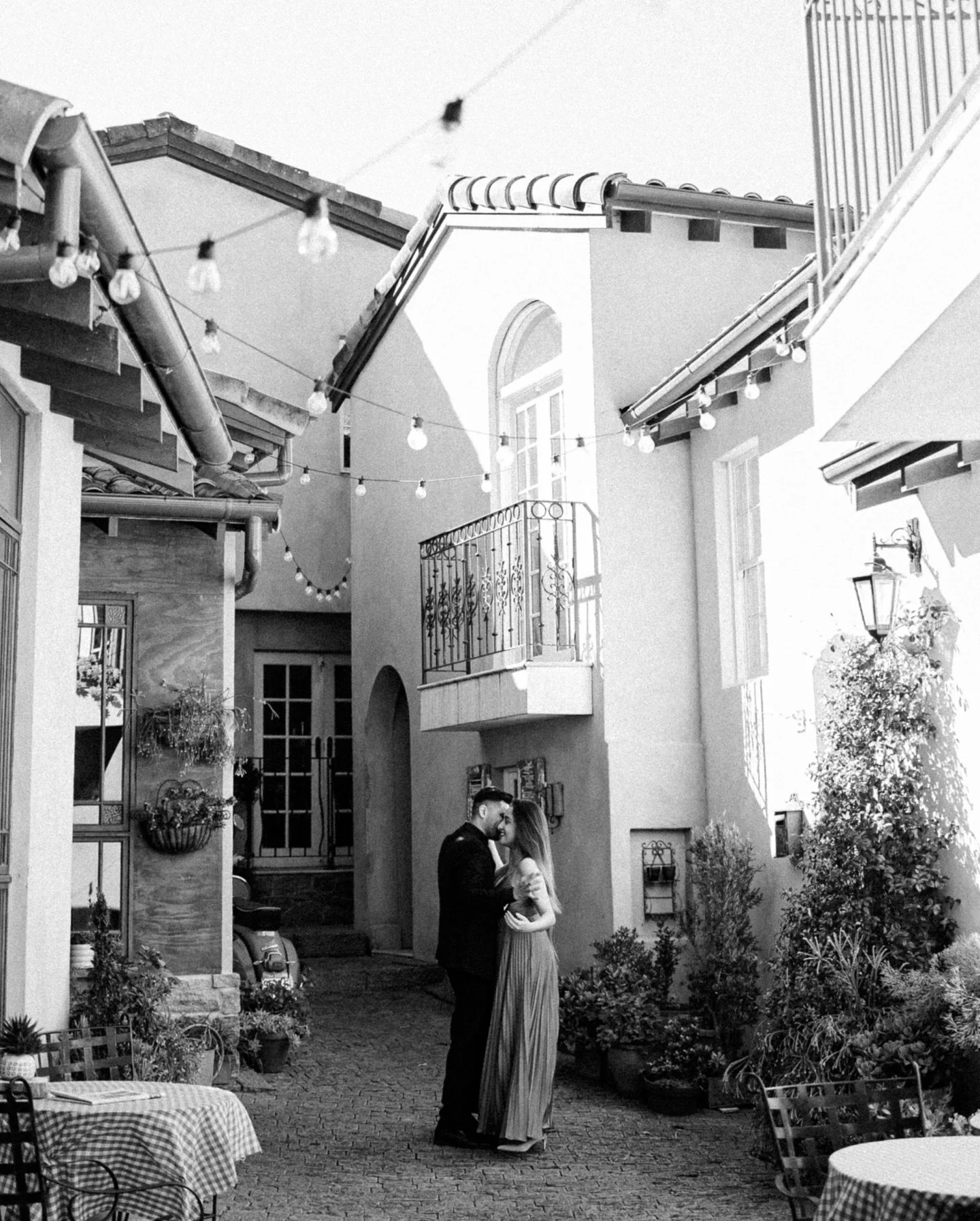 Sid and Mahendi 💐 💍 A day to remember

🎥 @tahataqiproductions 
💐 @personaliseyourday 
🏠 @guestlands 

#sydneyweddingphotographer #sydneyengagement #proposalphotography #sydneywedding #justengaged #engagementphotoshoot #sydneyweddingphotography