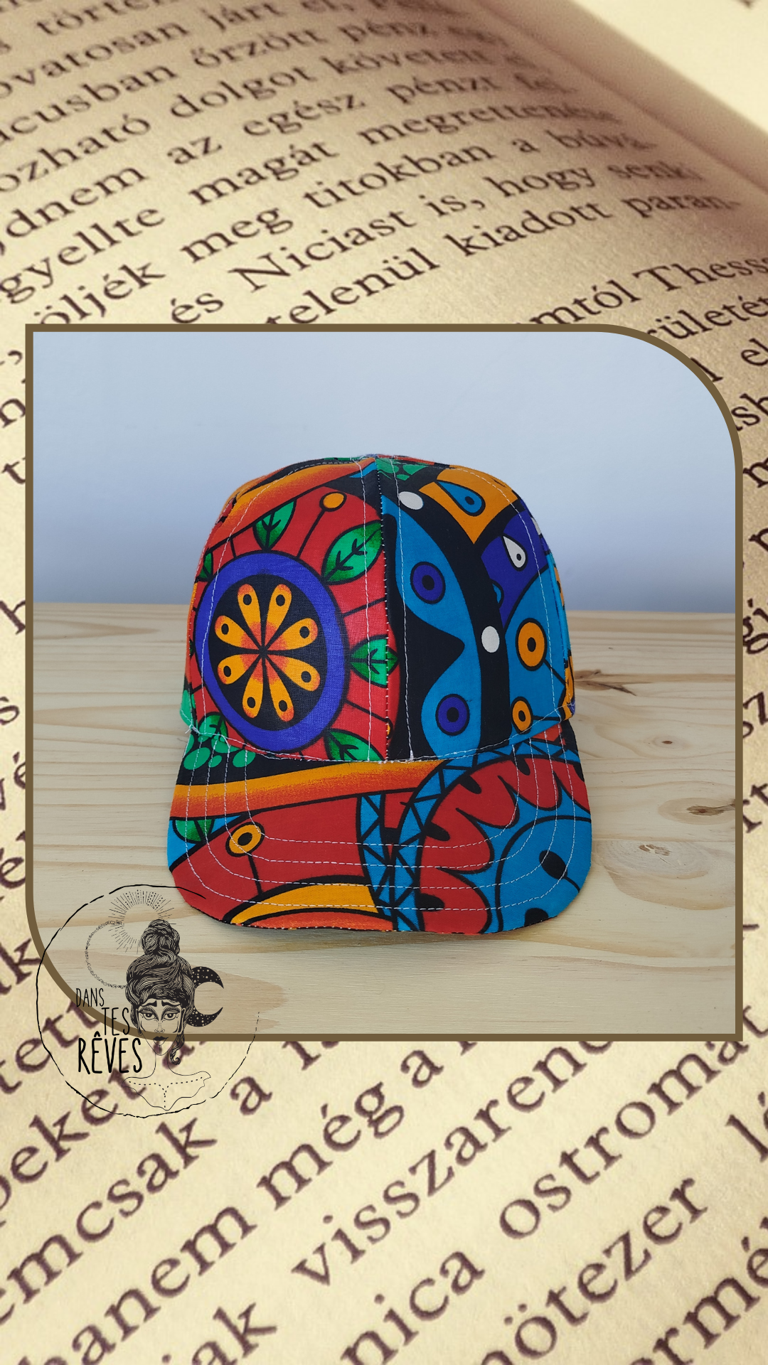 photo d'une casquette snapback cousue main de la marque Dans tes rêves en wax de toutes les couleurs