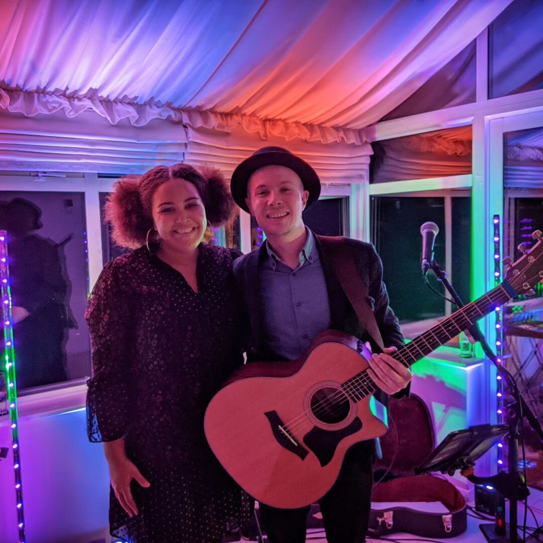 Had a great night performing for Steve's birthday party last night. Accompanied by the talented @chrislewinguitar on guitar 🎸🎤🎶