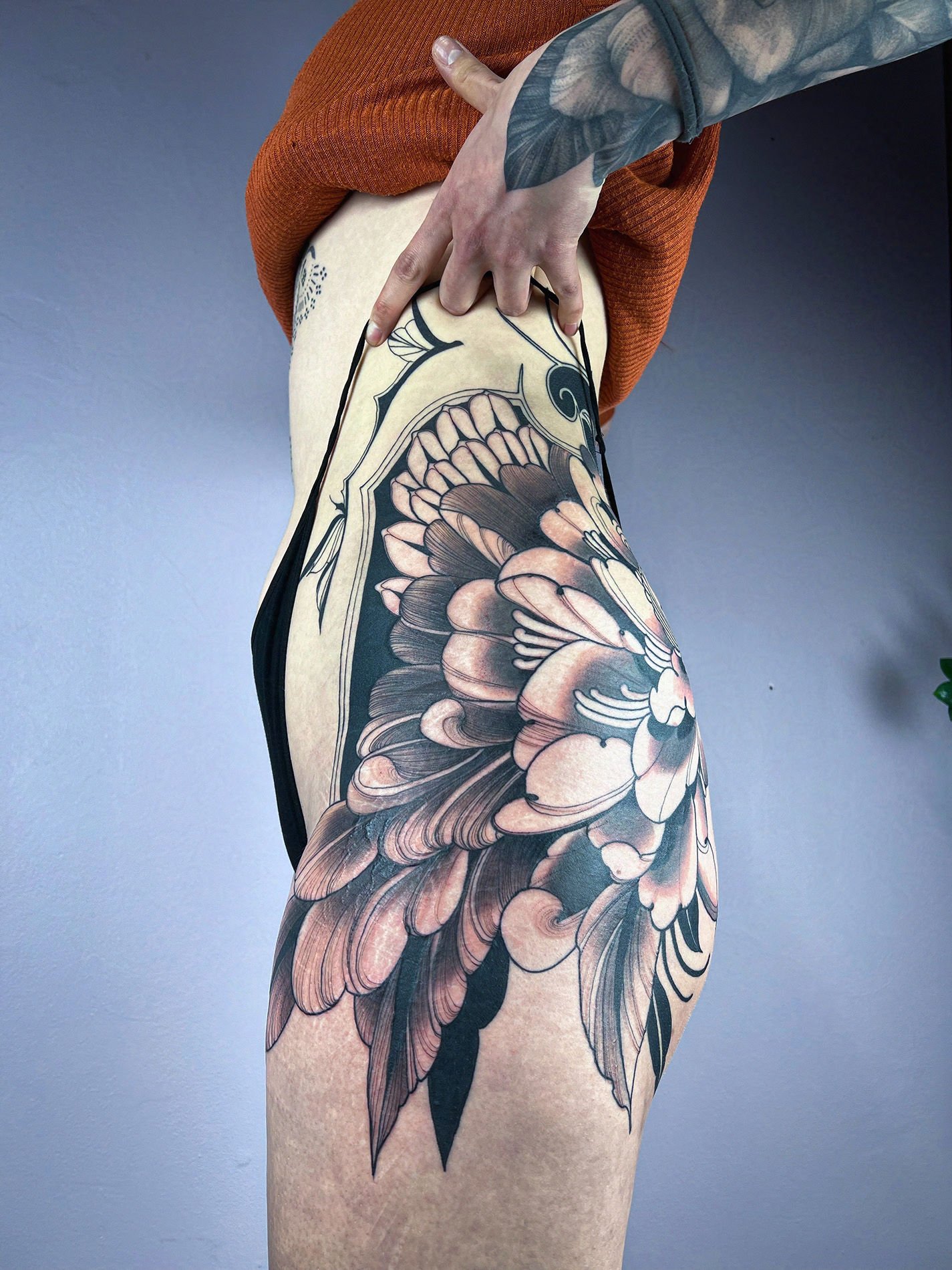 Daniela vasen lantion sivu-protected-intensity-DEFAULT-V2.jpg