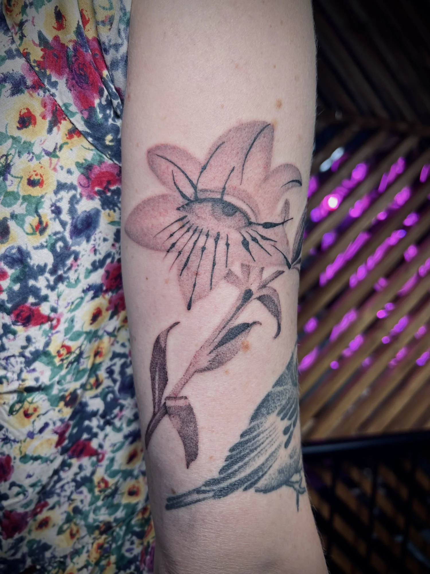 Dotwork silmäkukka_tatuointi.jpg