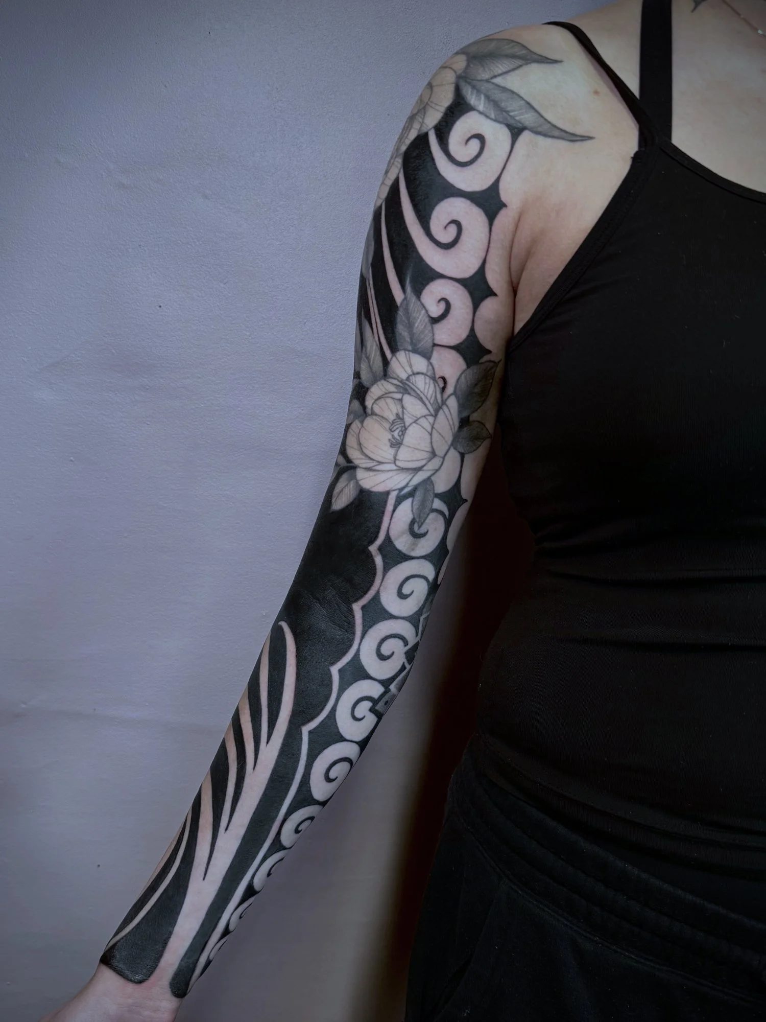 tribal ornamental blackout kukka hiha flower sleeve inside.jpg