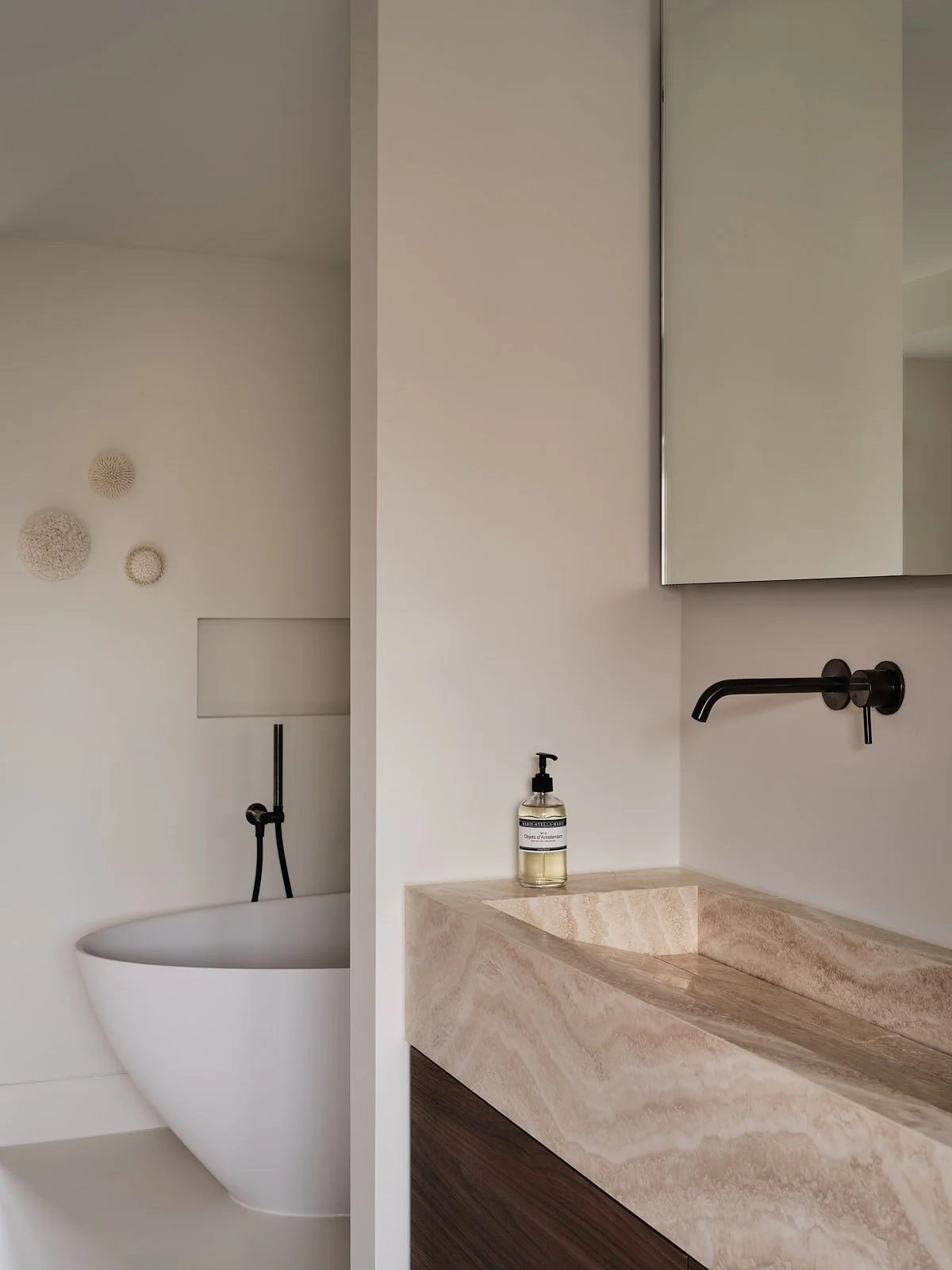 seaside-haven-23-bathroom-basin.jpg