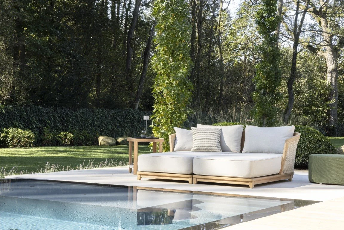 2025 Borek teak rope Horizon chaise longue left teak natural beige - Horizon chaise longue right - Crochette hocker - Chepri side table .jpg