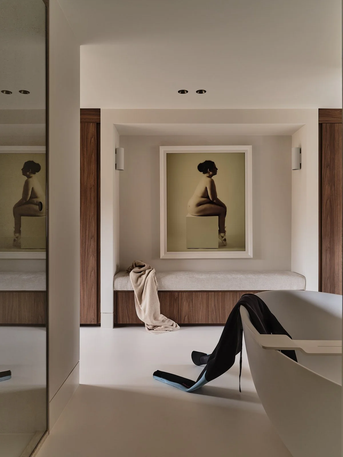 seaside-haven-22-bathroom-bath.jpg
