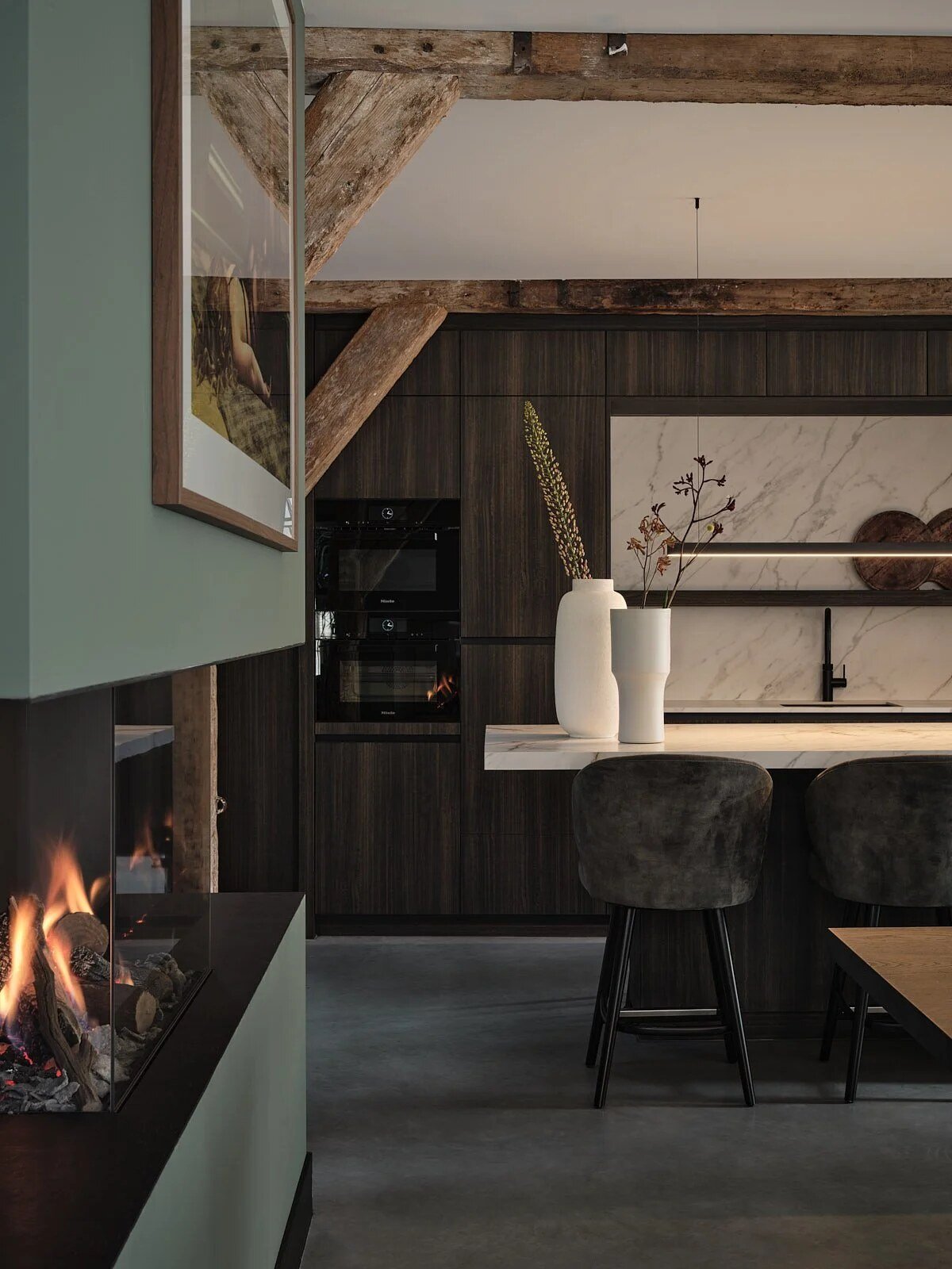 hidden-manor-02-kitchen-fireplace.jpg
