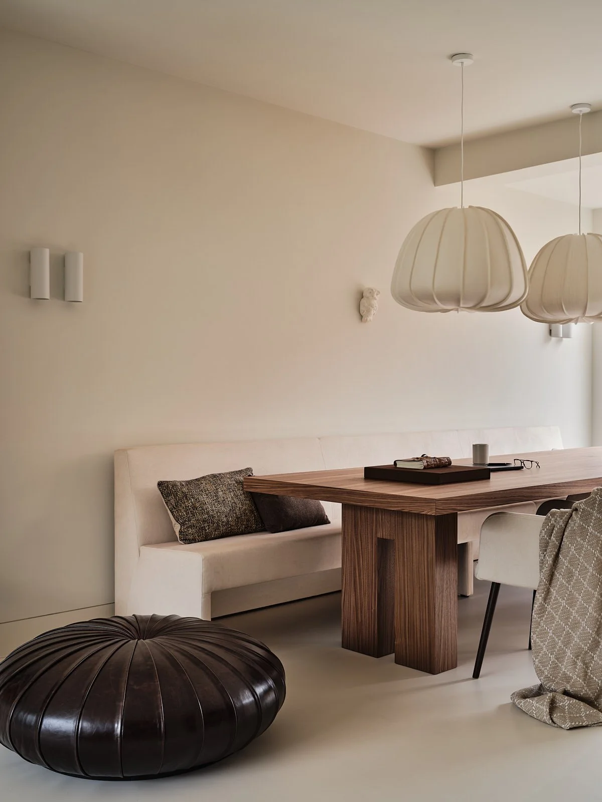 seaside-haven-06-dining-table.jpg