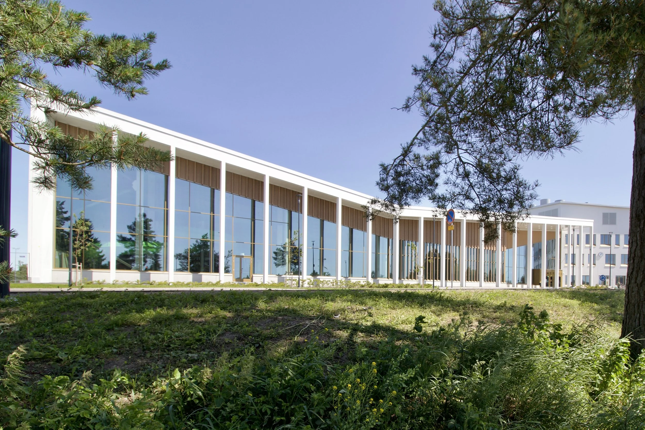 Wintteri monitoimijatalo / multiuse centre.
