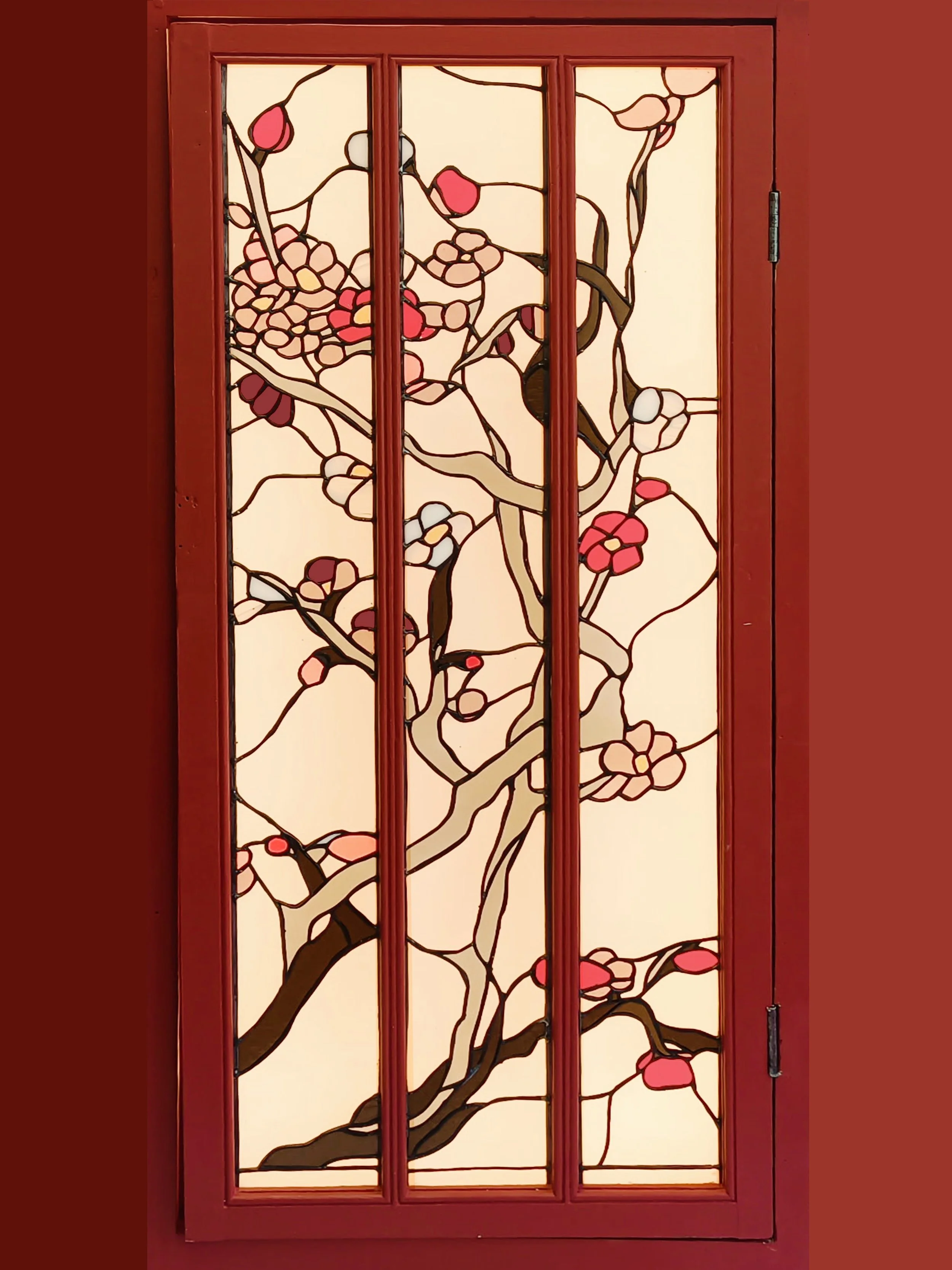 Il y a des projets plus confidentiels, auxquels on s&rsquo;attache d&rsquo;une mani&egrave;re particuli&egrave;re. 
Celui-ci en est un. 🌸✨
&laquo; Cherry Boom &raquo; est n&eacute; de la restauration d&rsquo;un meuble ancien chin&eacute; par ma s&oe