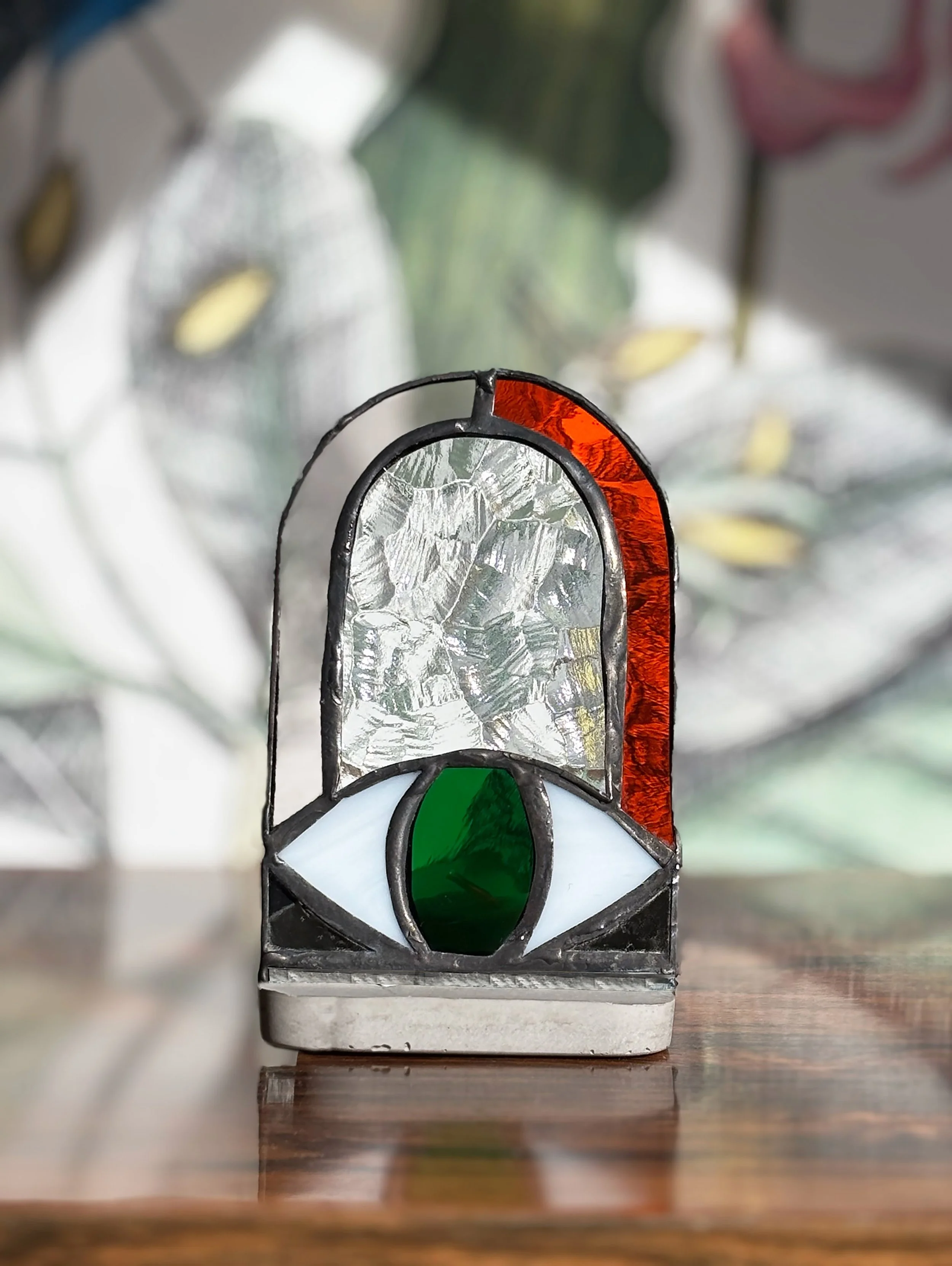 &laquo; 𝑳𝒆𝒔 𝑺𝒊𝒍𝒆𝒏𝒄𝒊𝒆𝒖𝒙 &raquo; une collection d&rsquo;objets entre regards et murmures qui explore le verre comme un langage des sens. &Agrave; travers des pi&egrave;ces po&eacute;tiques et l&eacute;g&egrave;rement surr&eacute;alistes, j