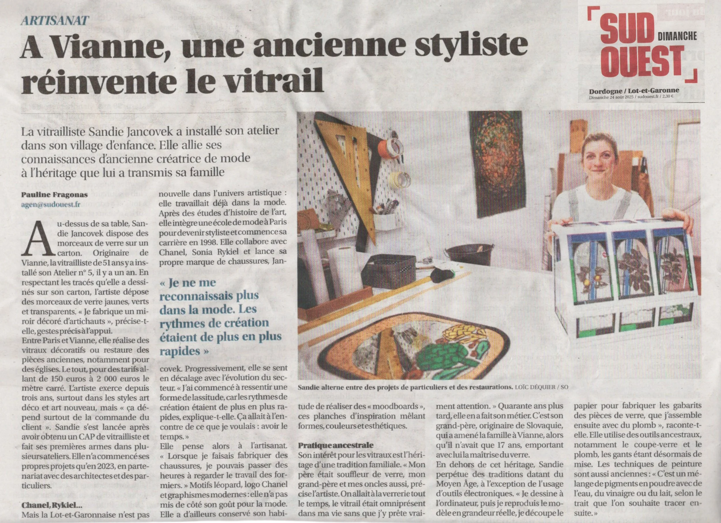 Parution dans le journal Sud Ouest, août 2025. Sandie Jancovek, vitrailliste près d'Agen