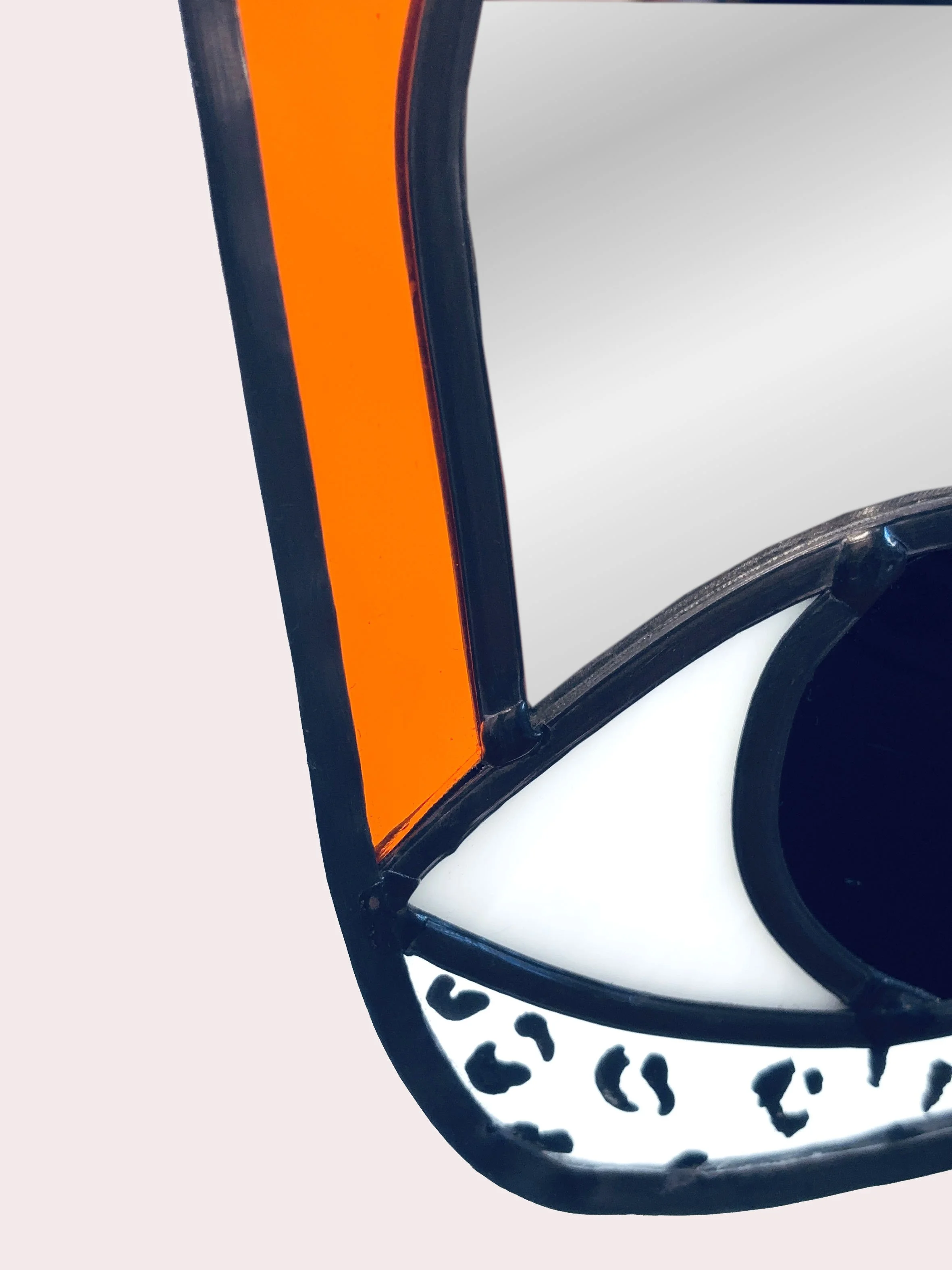 Silencieux-orange detail.jpg