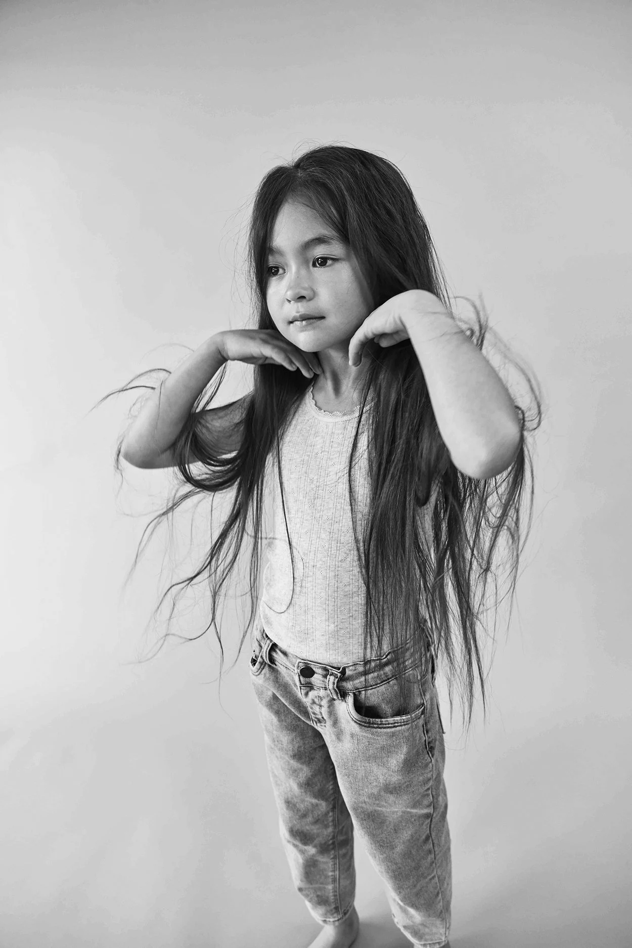 DILLING_SS23_Retouched_May_BW_2.jpg