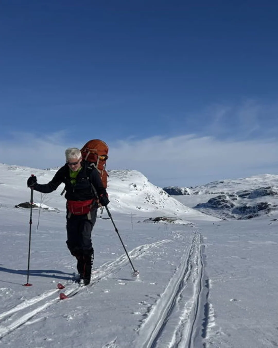 It's easy to enter your own little world when ski touring - just focusing on the motions and consistent effort needed to make progress.✔️ 

 It doesn't matter how far you've got to go, it always has to happen one step at a time. You can't speed up wh