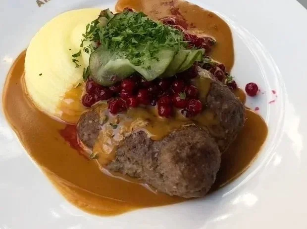 Swedish Pan-Fried Beef Patties with Cream Sauce