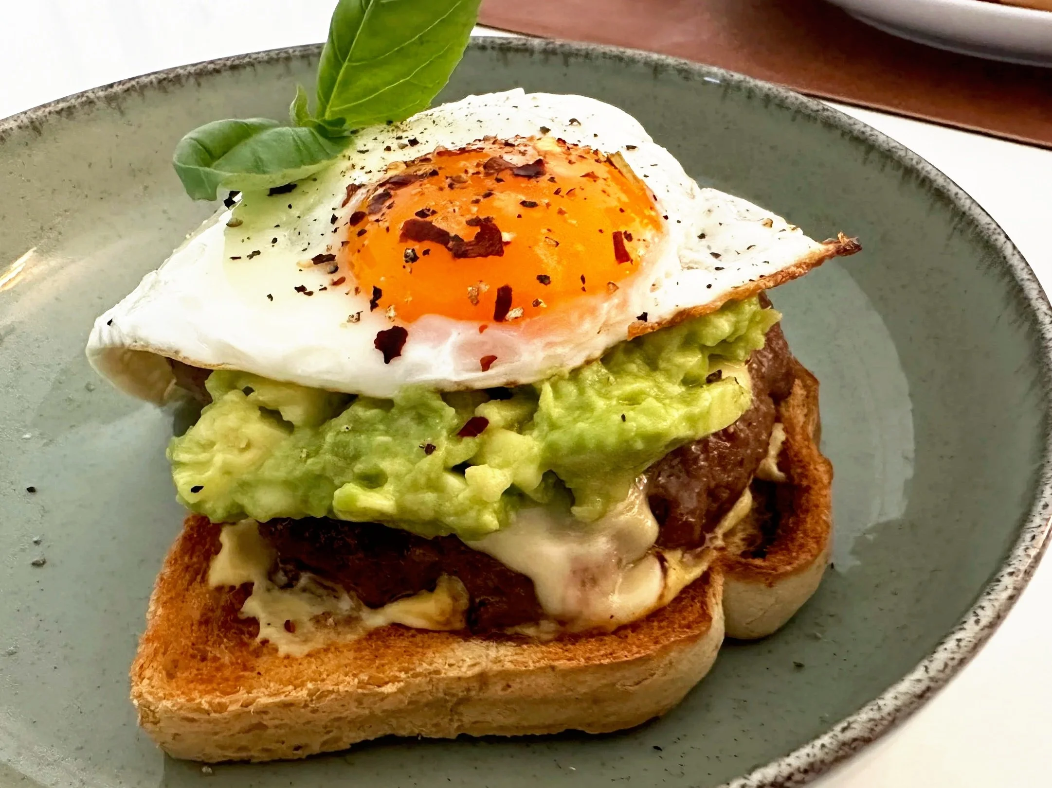 Cheese burger &amp; sunny side egg toast