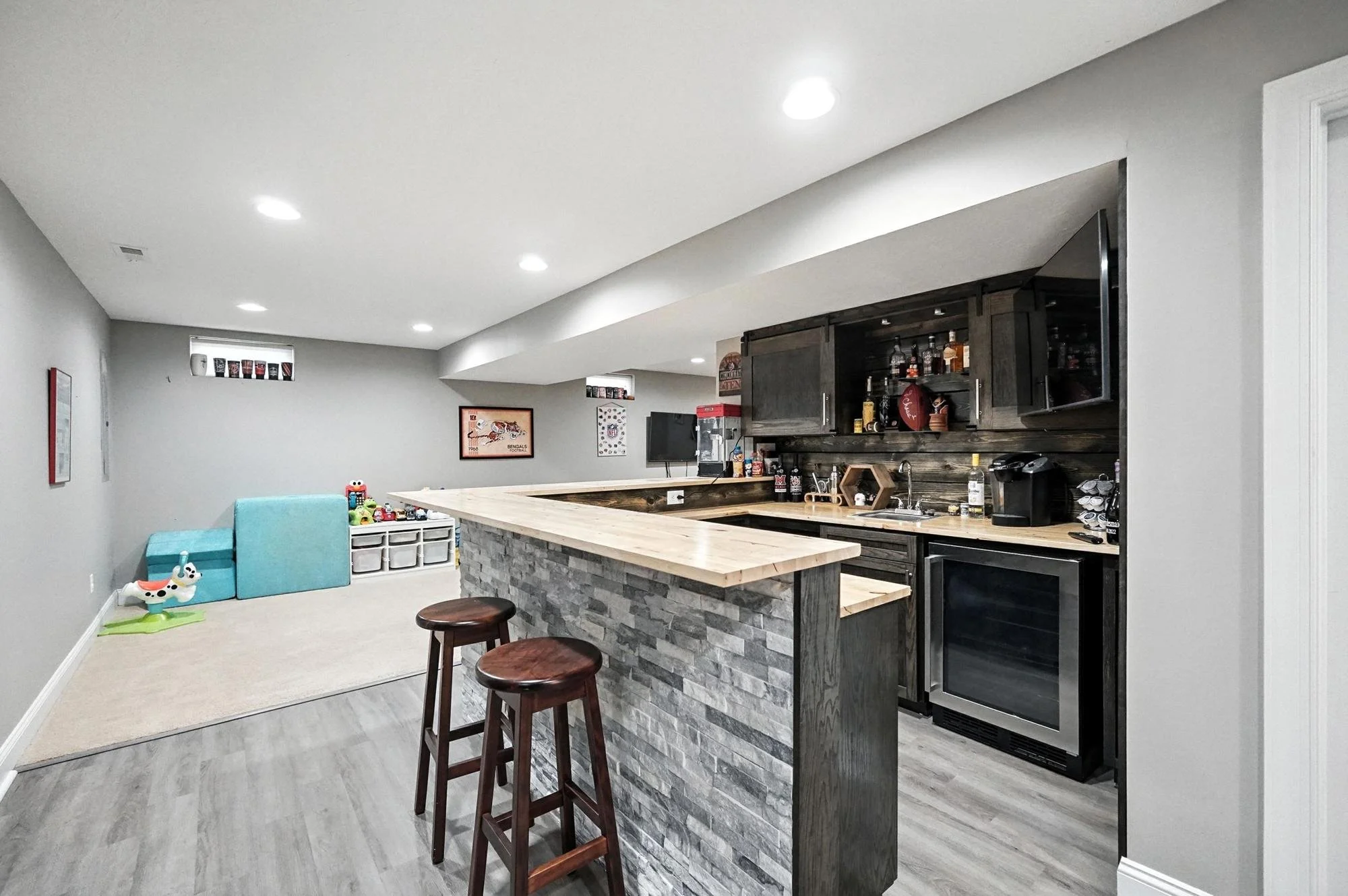4503bluejayway_web384.jpg